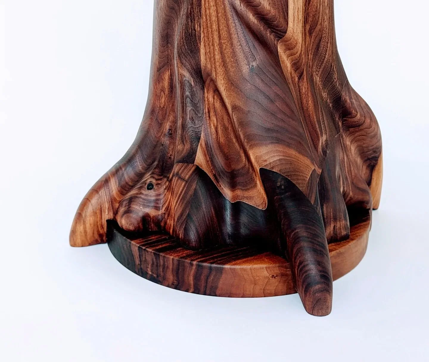 Can't wait to carve something again. 

#bevworks
#design #art
#woodworking #table
#diningtable