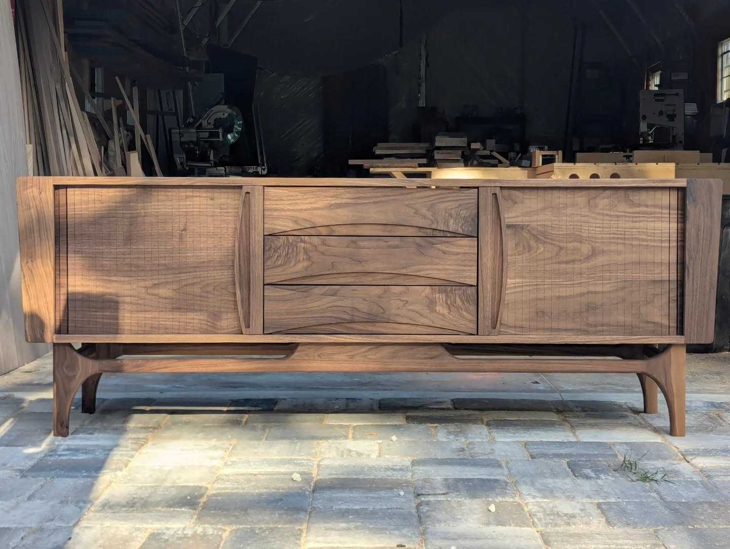 Getting some morning sun on the newest finished piece. 

Material: Solid Walnut 
Finish: Hardwax Oil
Designed by: Me

#furnituremaker
#customfurniture 
#pontevedraliving 
#jacksonvillemakers 
#atlanticbeachliving