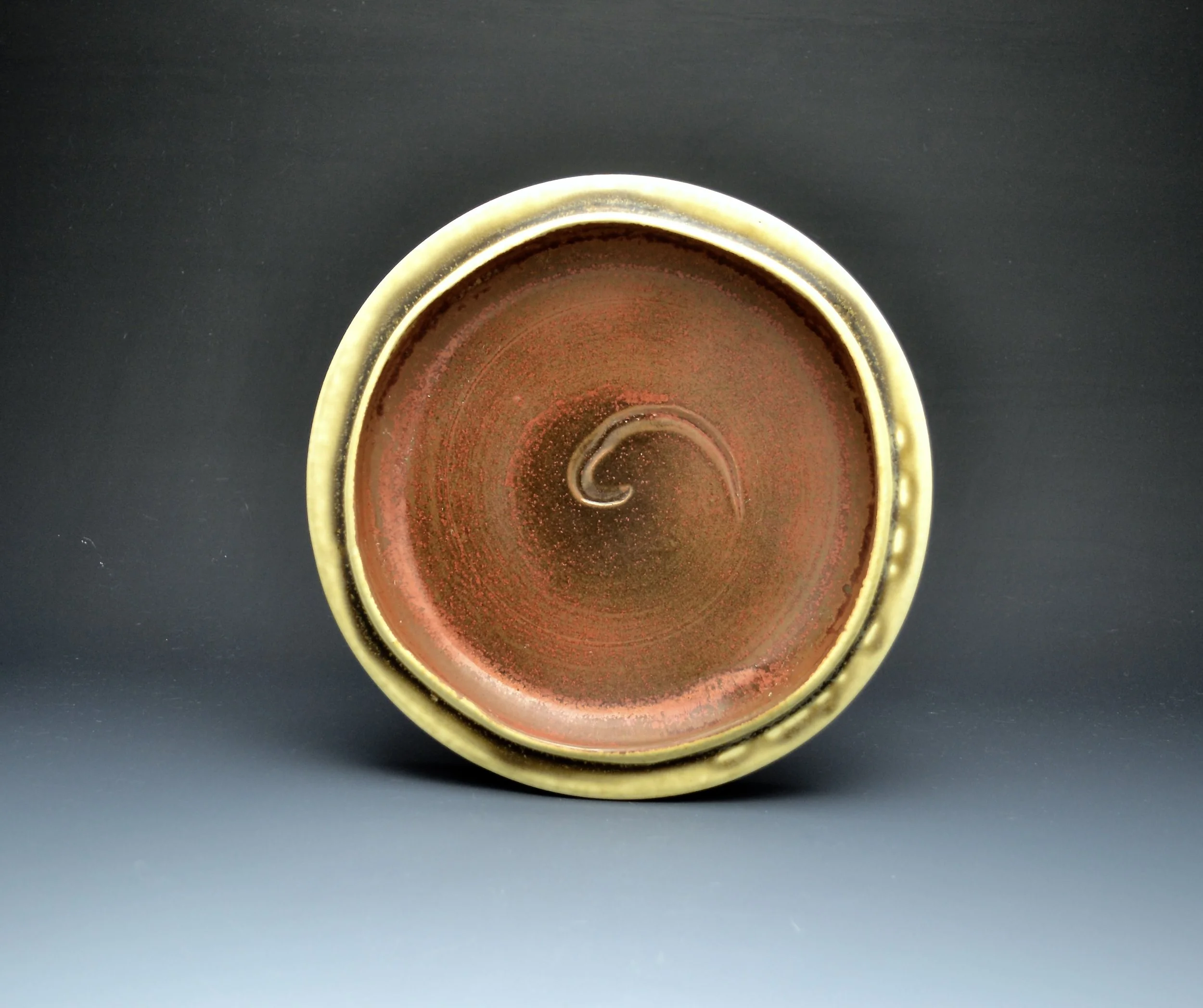 plate form with thick rim