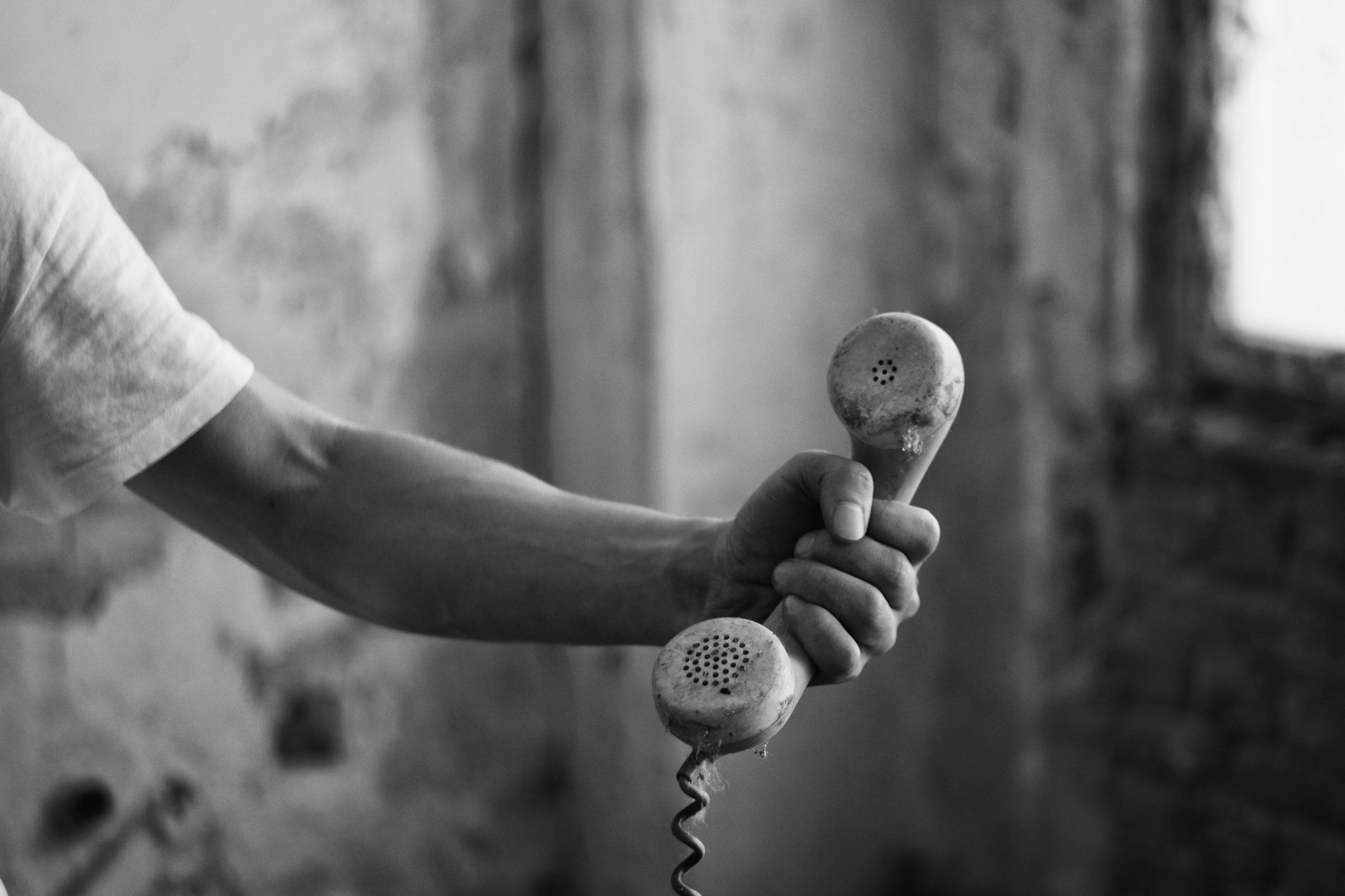 Customer is frustrated at a home service company after calling and getting voicemail with no call back.