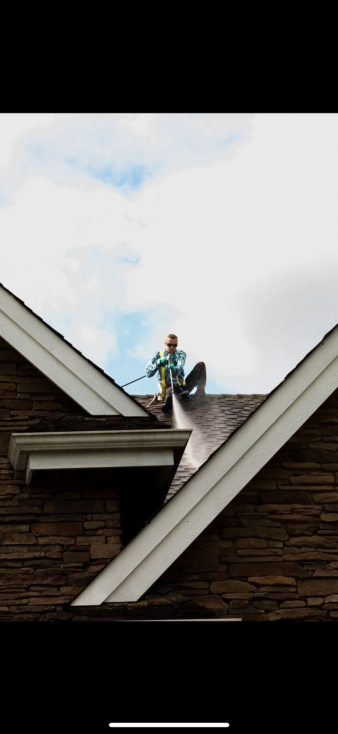 Roof Soft Wash Cleaning in Chilliwack BC | Moss and Algae Removal by Cascade Softwash