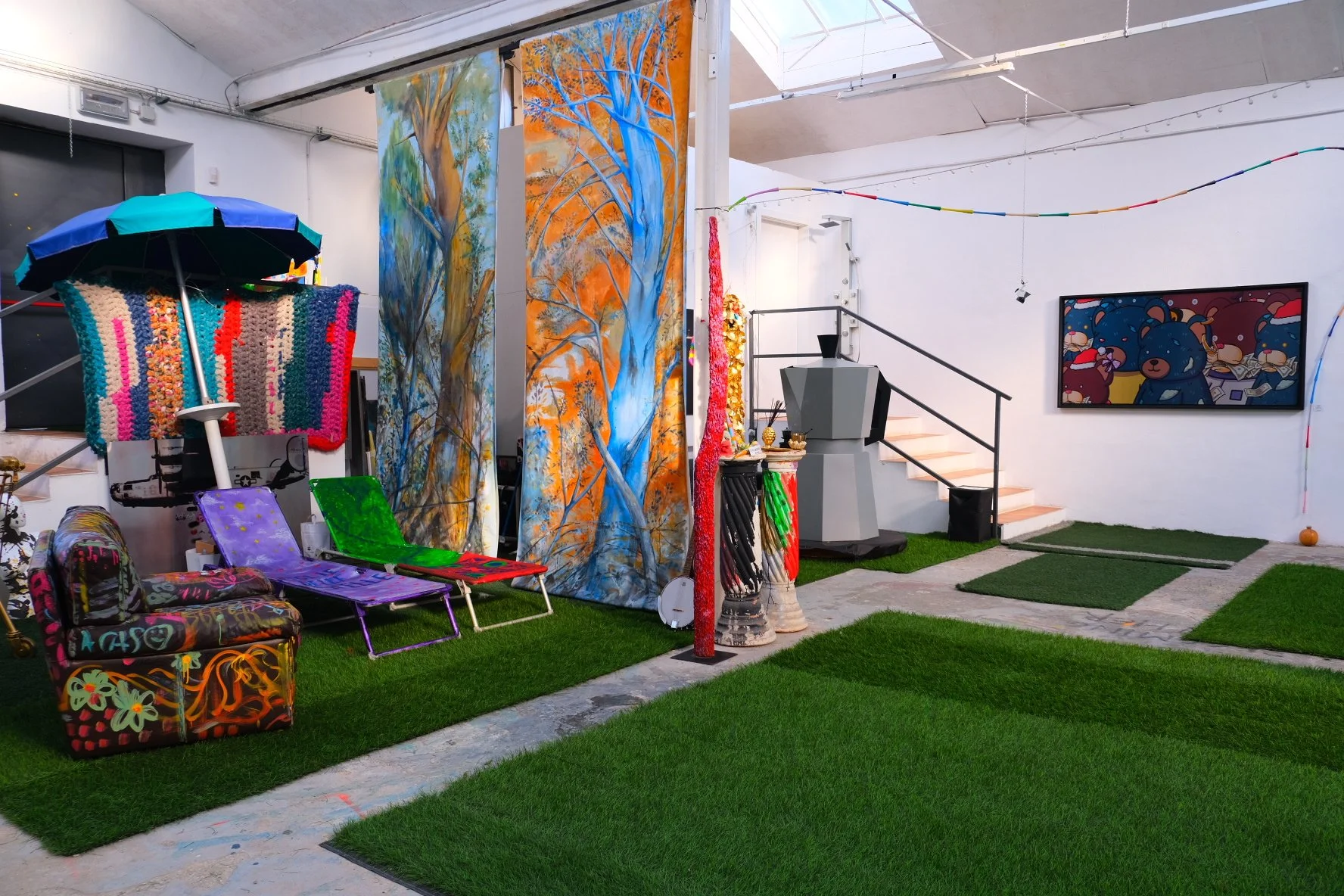 Interno di uno spazio d'arte a Prato, in Toscana, nel centro di arte contemporanea Lanarchico