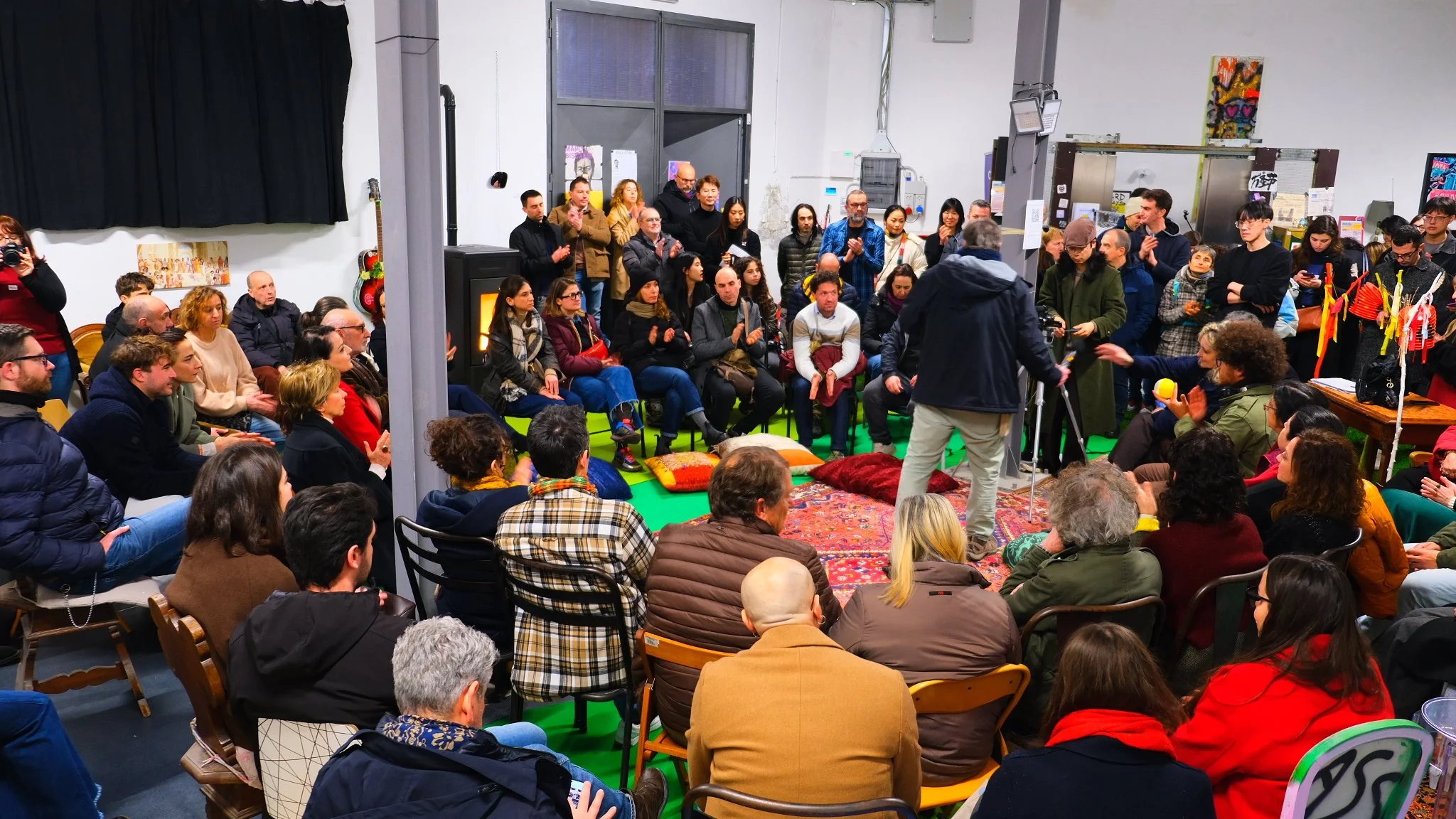 Spazio industriale Lanarchico a Prato allestito per eventi privati e serate creative