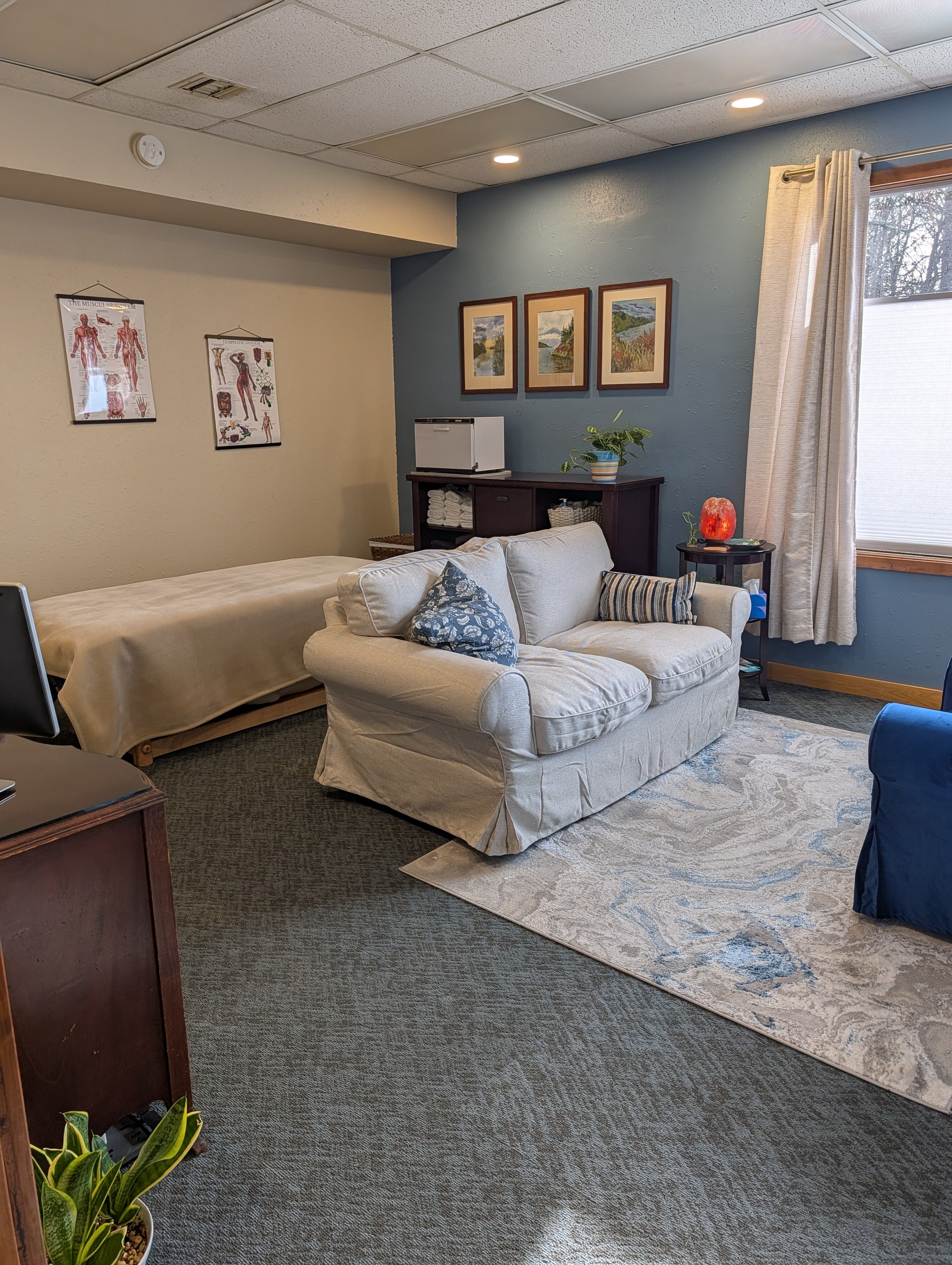 Current Therapeutics Office Space, Calm, Relaxing, Lymphatic System, lymphedema clinic, massage table, healing