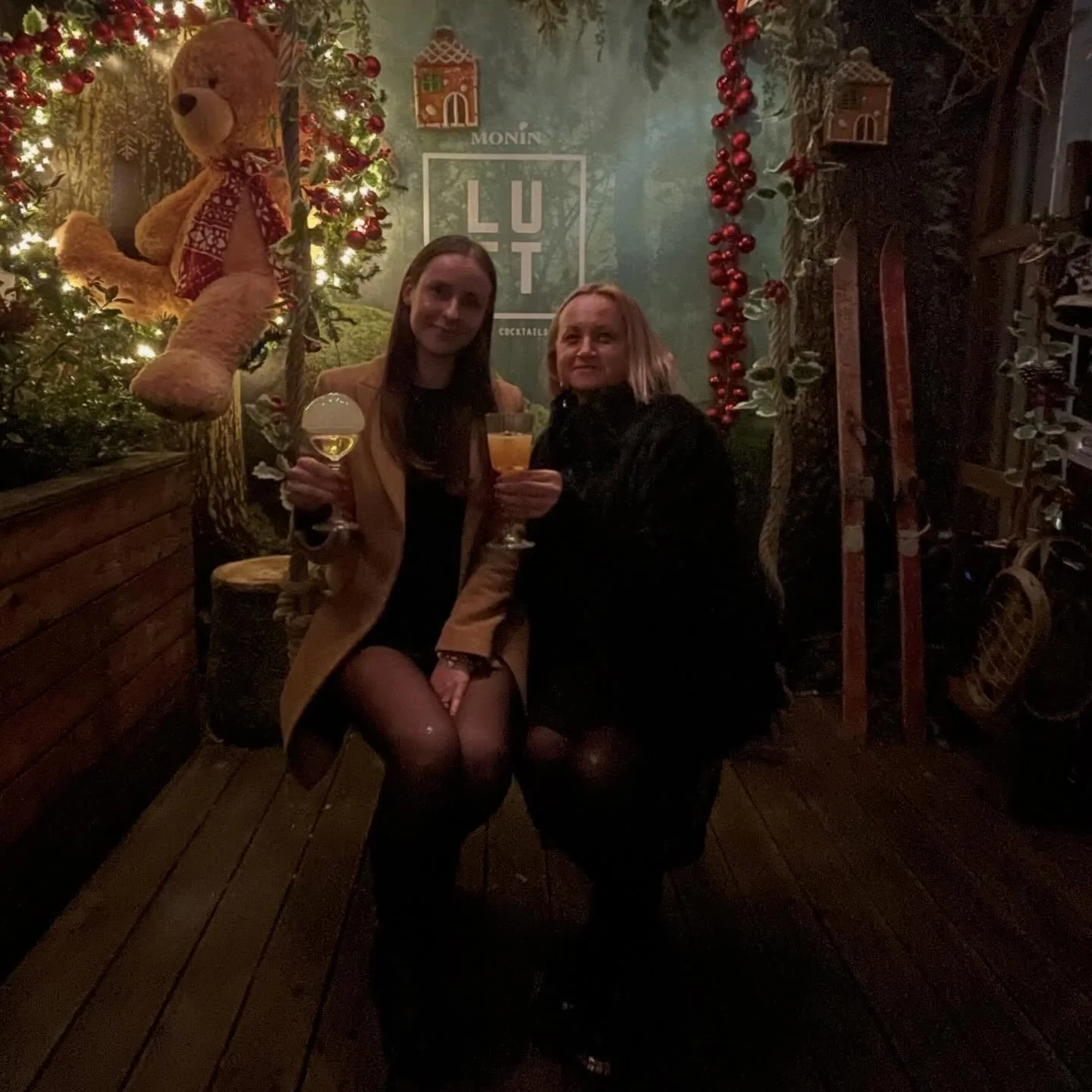 Nazdravljava uspe&scaron;nemu letu, doseženim ciljem in vsem izzivom, ki so nas naredili &scaron;e močnej&scaron;e.✨ #zaključek