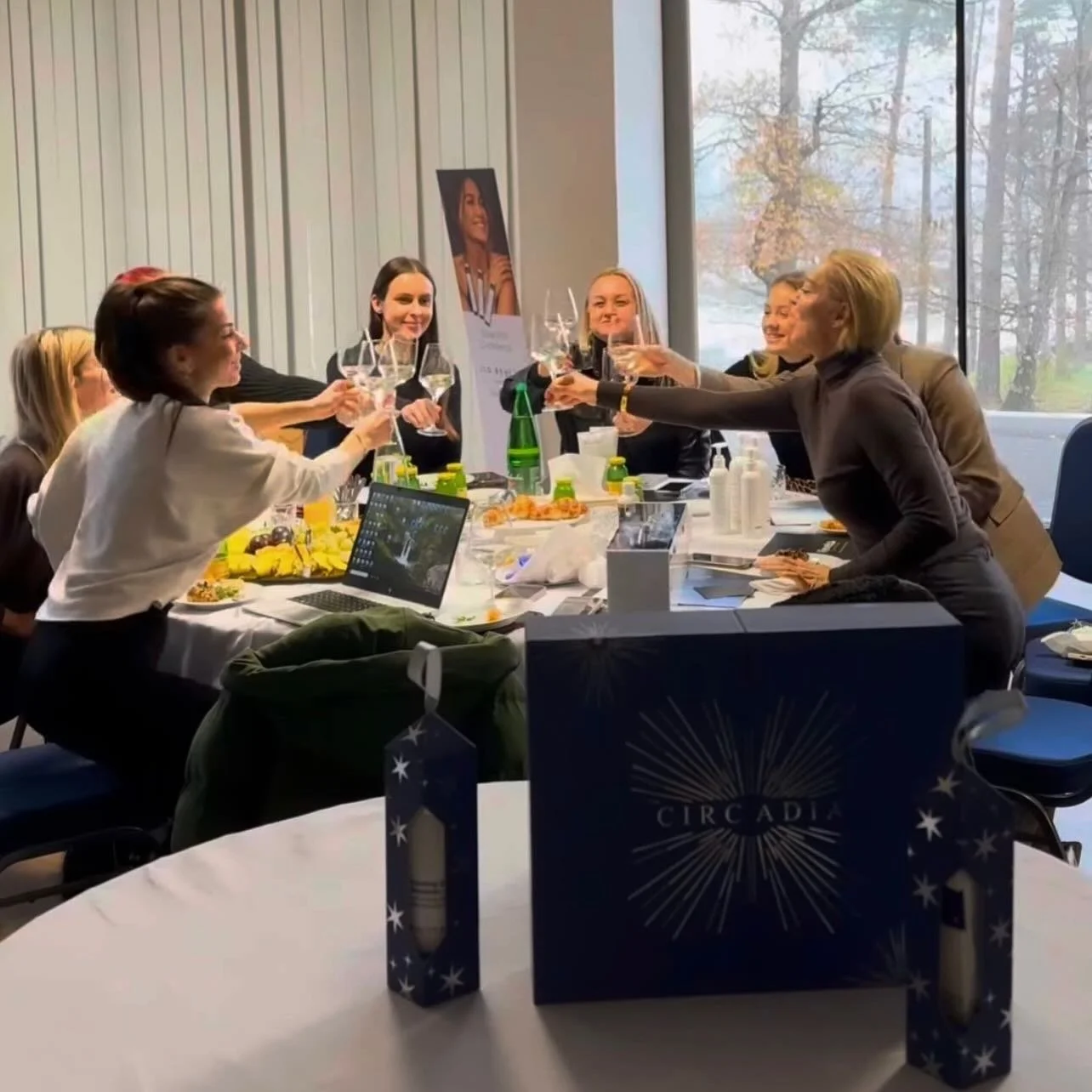 Združili izobraževanje z lepim zaključkom, ki je potekal v res prijetnem in pozitivnem vzdu&scaron;ju.🤍

Hvala ekipi @revelo.hr za čudovit dan, dobro energijo in dragocene trenutke.✨