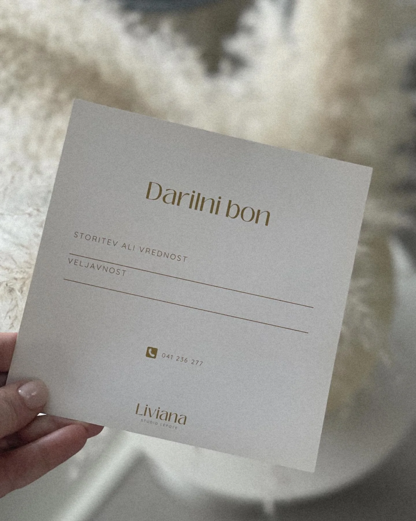 Ko ne ve&scaron; kaj podariti&hellip;
podari&scaron; nekaj, kar ji da prostor, da zasije.✨

p.s. Podari bon Studia lepote Liviana.