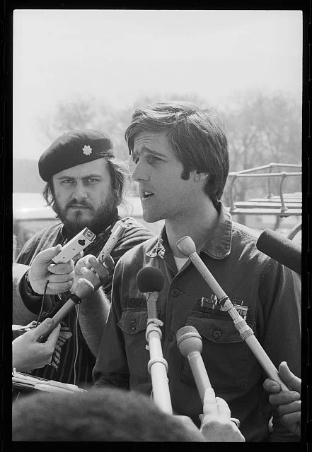 14 – John Kerry - Courtesy the Library of Congress.jpg