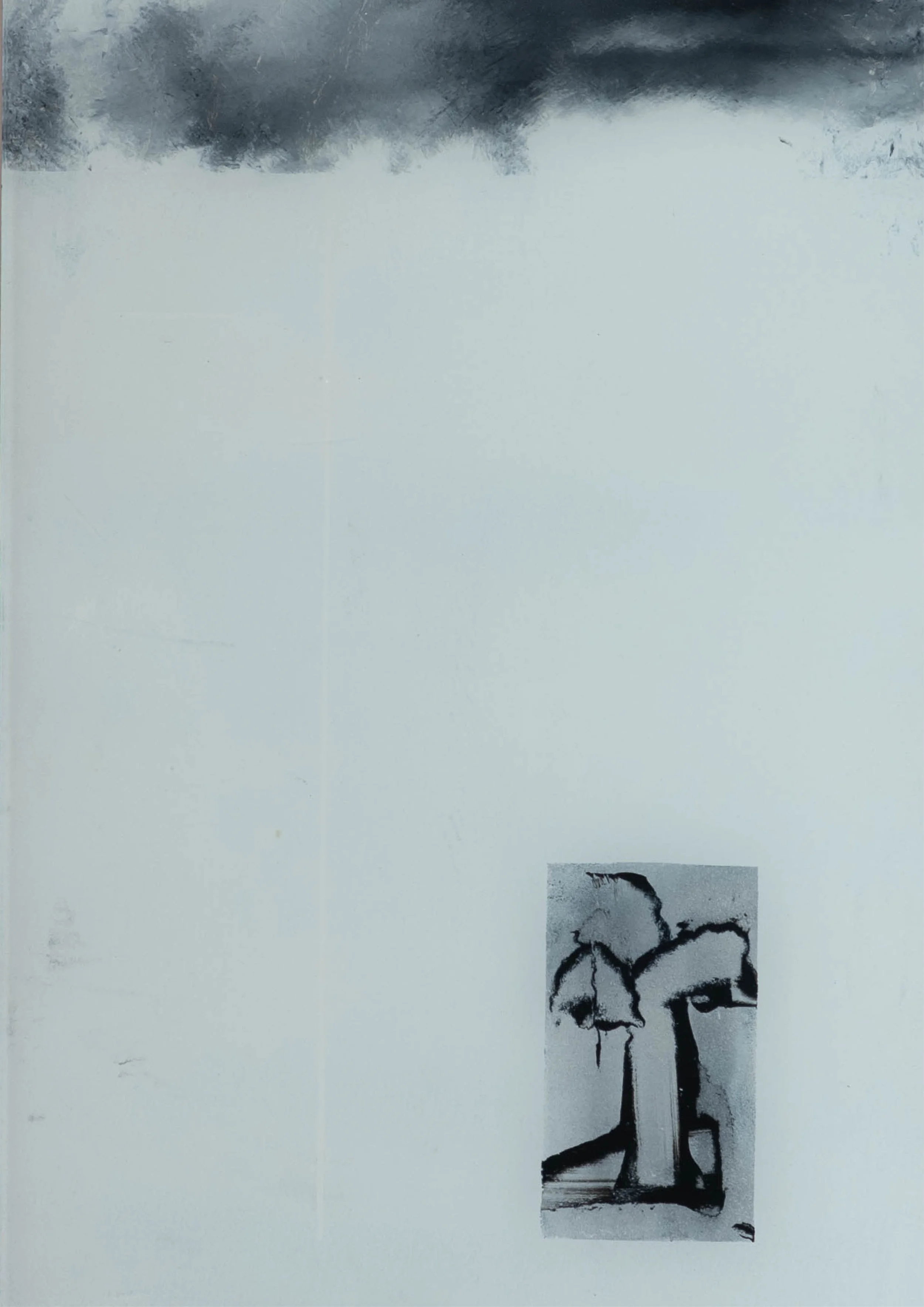 Abstrakte Kunst mit einer kleinen schwarz-weißen Zeichnung eines Baumes im unteren rechten Bereich, der Rest des Bildes besteht aus weißen und dunklen Beerbungen.