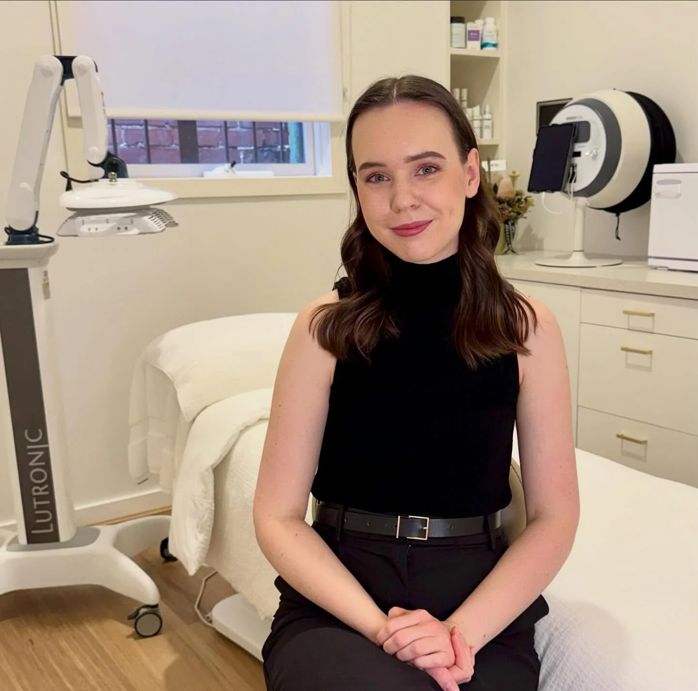 Hi there! I think it&rsquo;s time I properly introduce myself.

My name is Lauren (aka Aesthetic Nurse Lauren) and I&rsquo;m a Registered Nurse with a special interest in skin health and regenerative aesthetics.

I completed my Bachelor of Nursing in