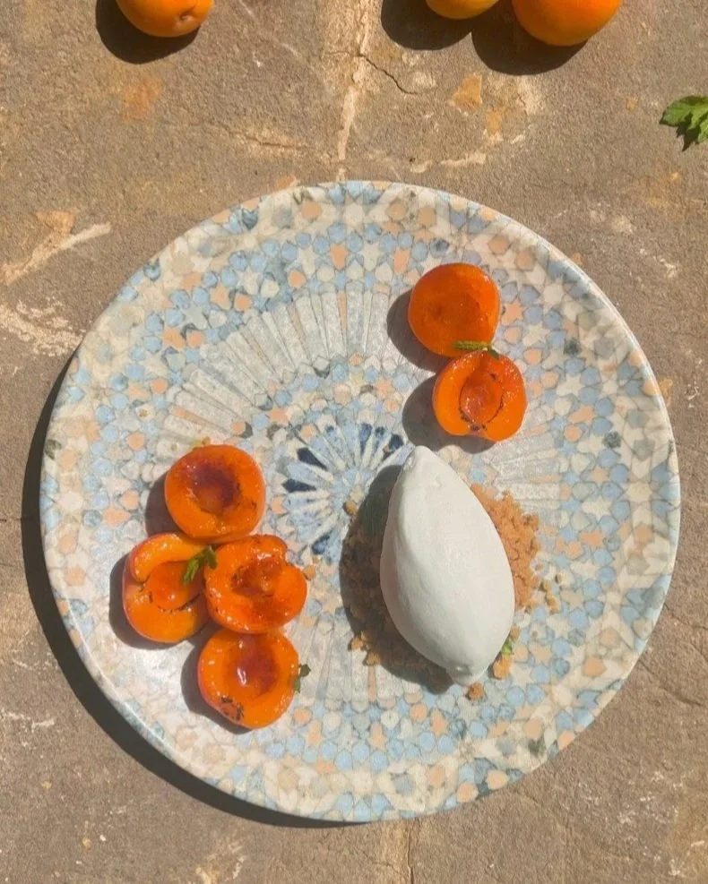 Caramelised apricot glazed with browned-butter, almond crumble, ice cream 