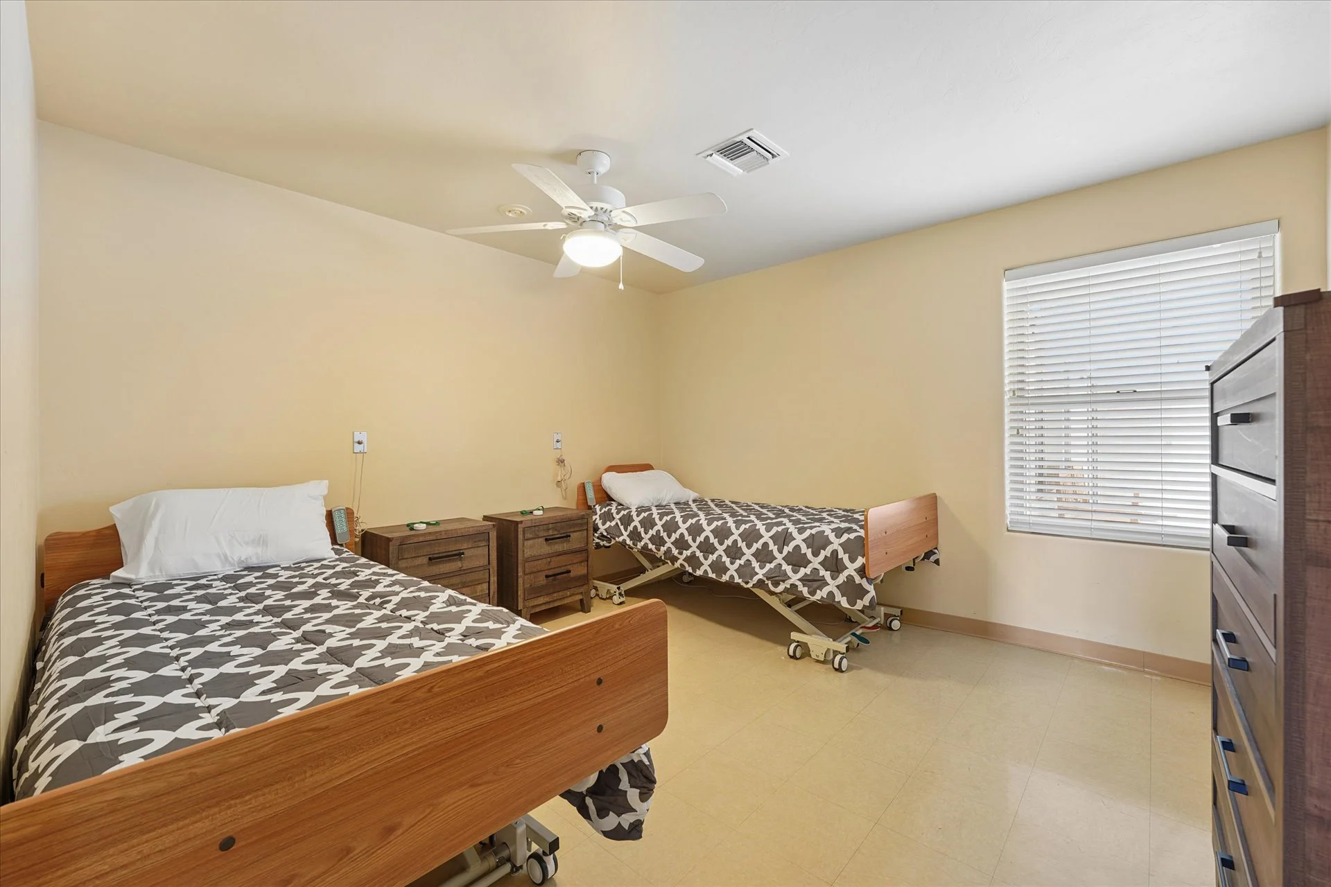 27-Bedroom 4.jpg