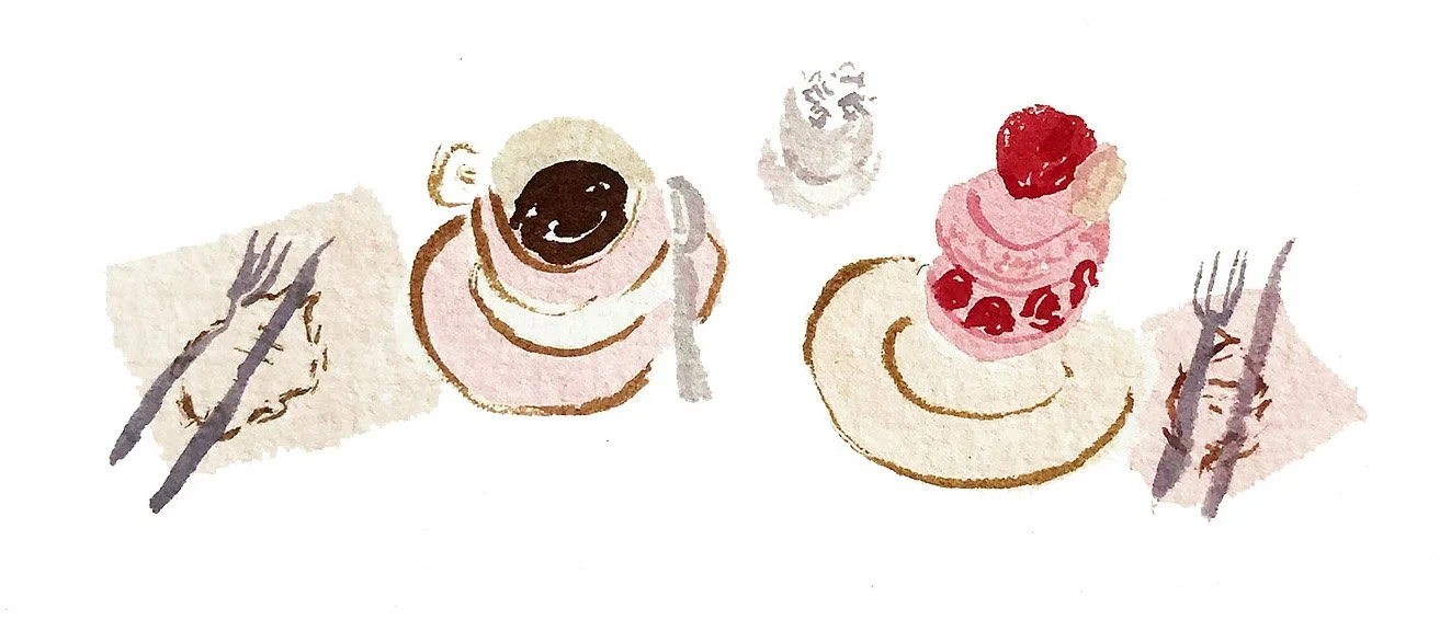 Dessert avec deux petits gâteaux, un avec du chocolat et un autre avec de la crème et une fraise, sur une assiette, flèches en bois de chaque côté.