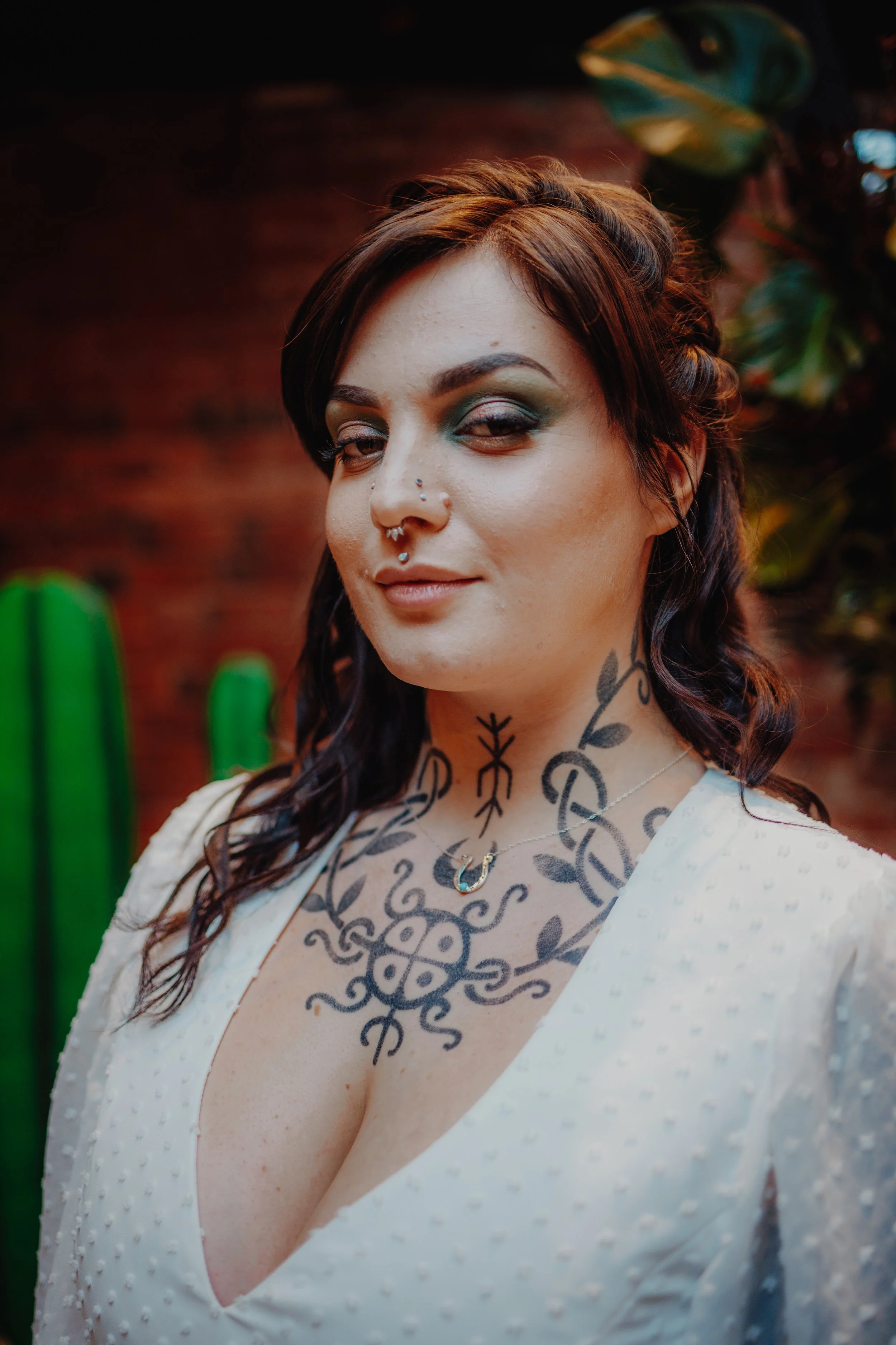 Copper and green eye makeup, boho hairstyling. Hair & Makeup by Katie. 
Photo by Alt Wedding Co.