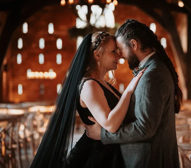 Alternative couple at wedding