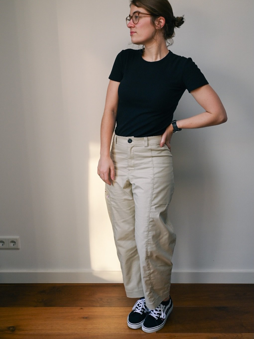 🦙Falconer Pants🦙

A few months ago I finished my first pair of Falconer Pants in camel denim and I absolutely love them. With other words, I really wanted to make a second pair. In the first pair, there was a little bit of fabric bunching in the ba