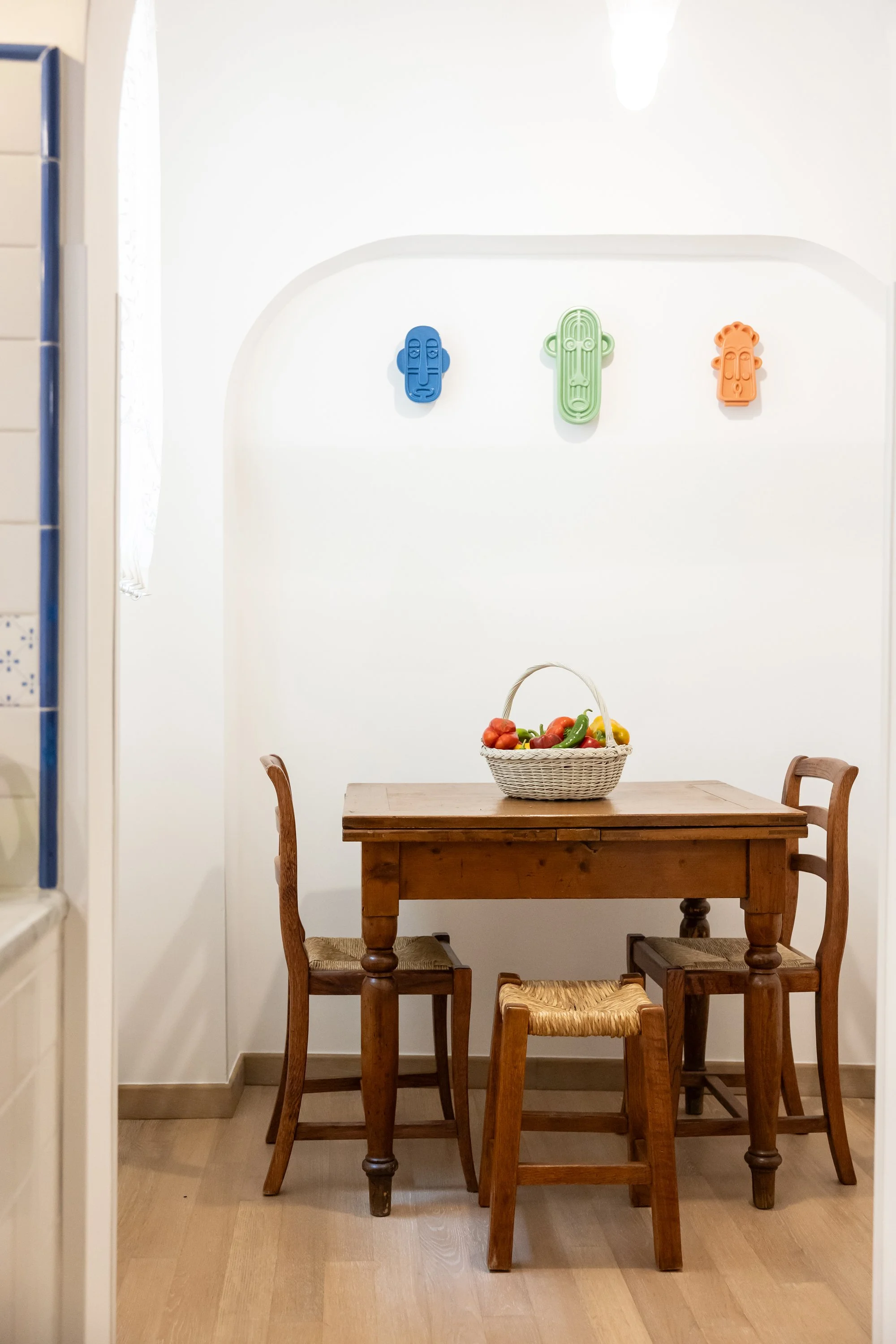 Kitchen corner at Palazzo Dolce Vita designed for a quick breakfast or coffee, blending everyday comfort with Mediterranean simplicity.