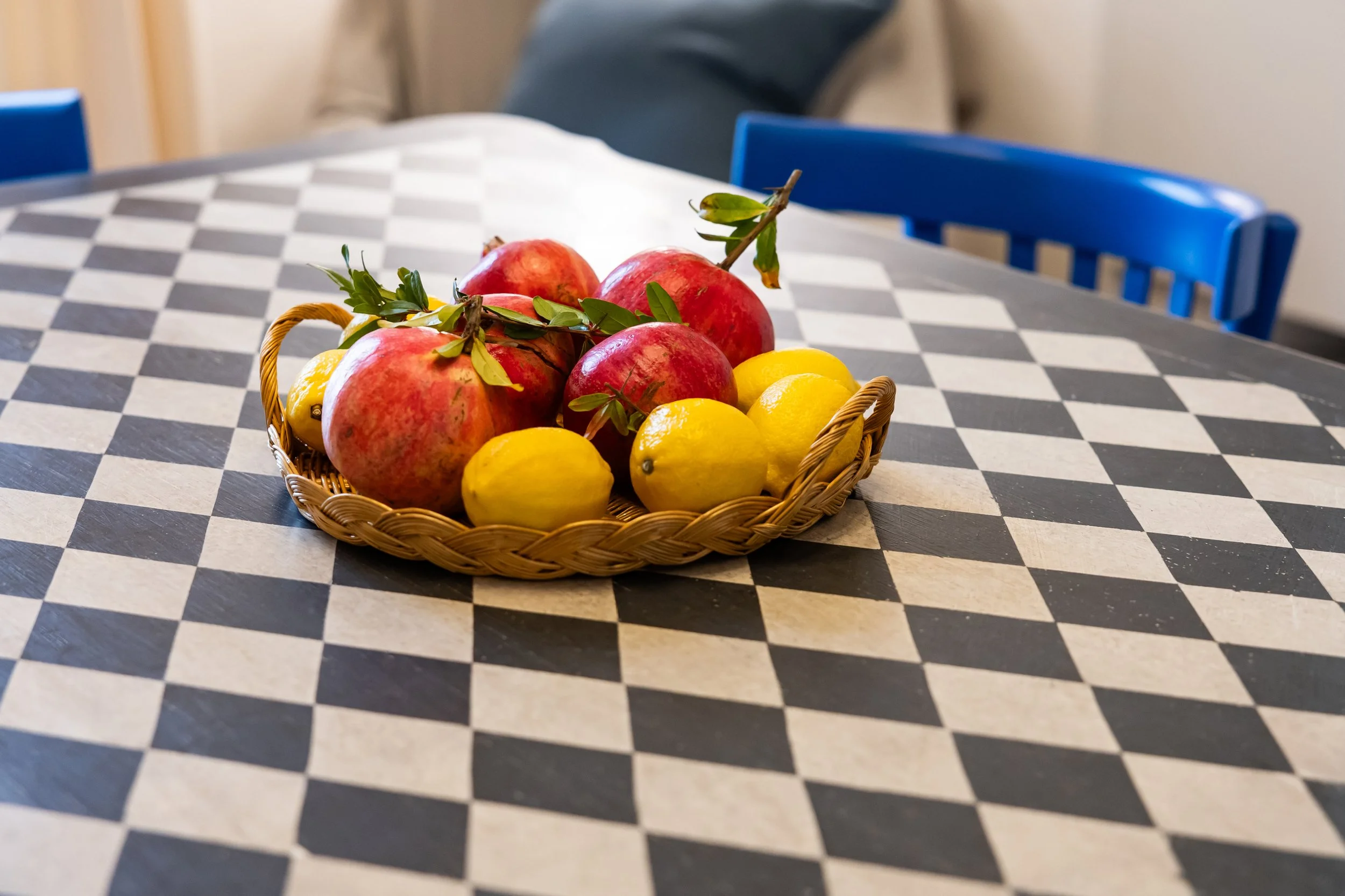 Detail of the dining table at Palazzo Dolce Vita, reflecting craftsmanship and everyday Italian life.