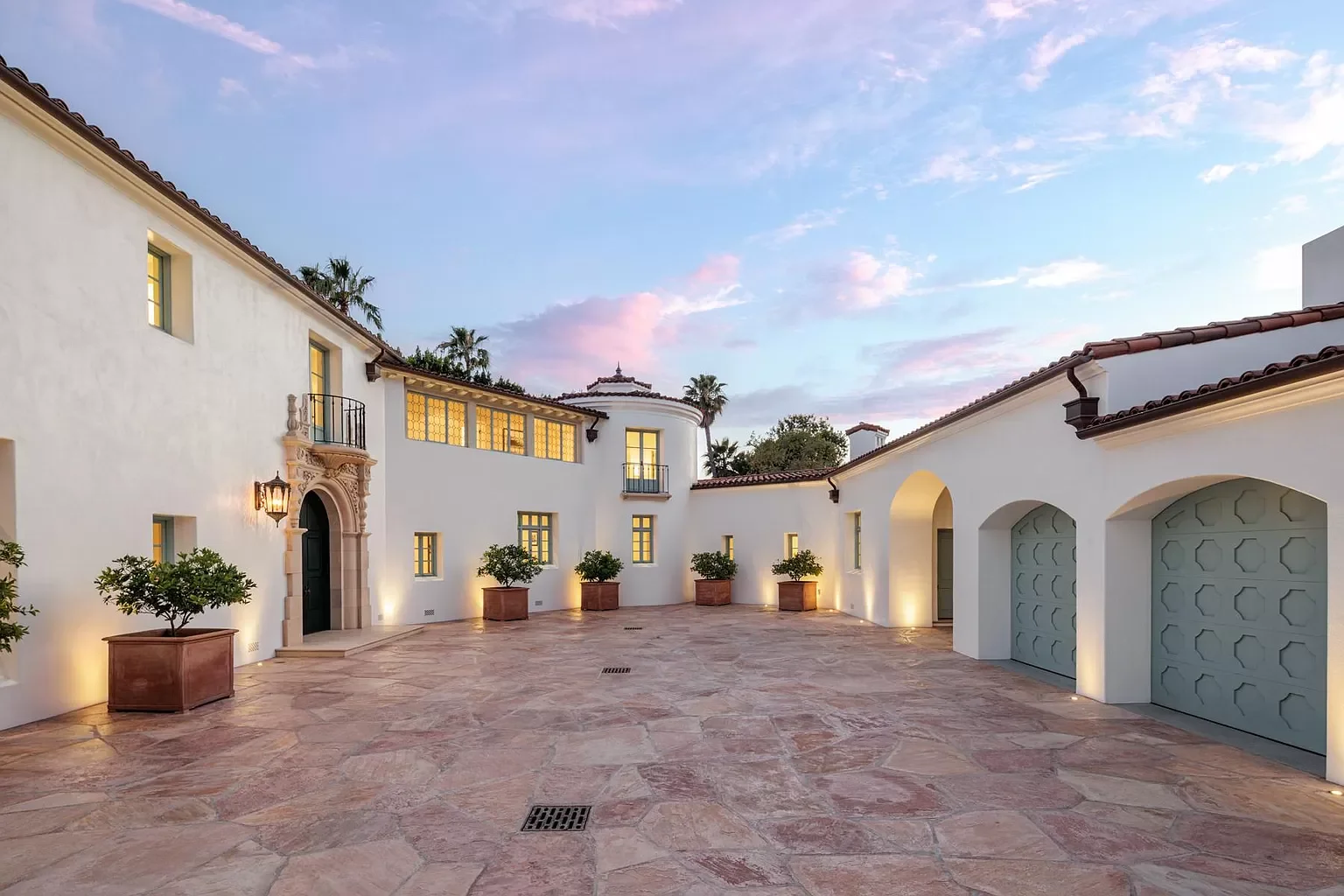 Robin -- Motor Court 2.webp