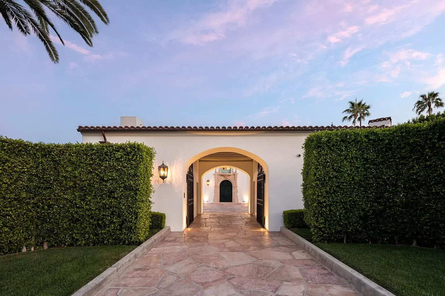 Robin -- Porte Cochere.webp