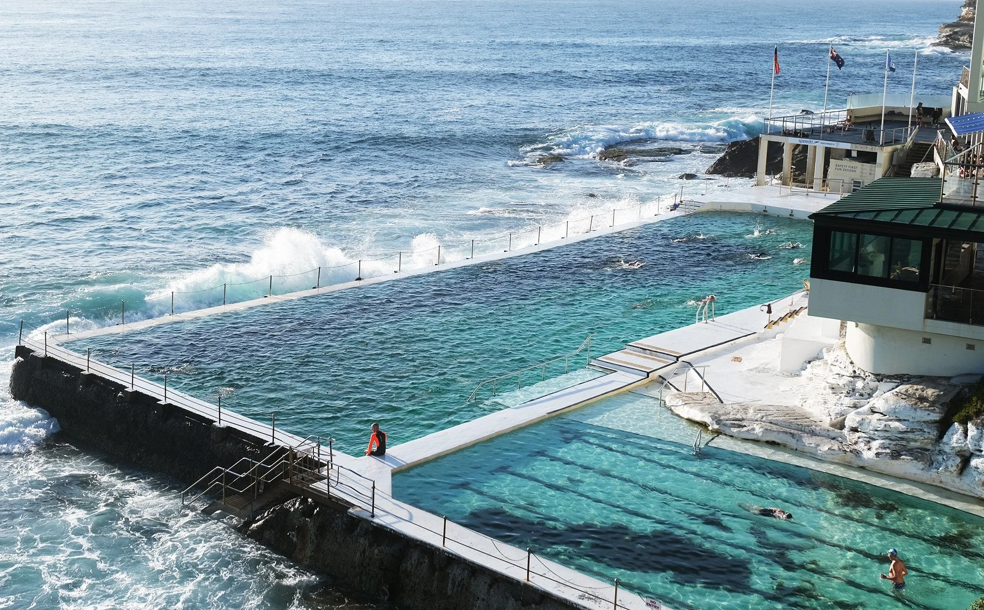 bondi pool 3.jpg
