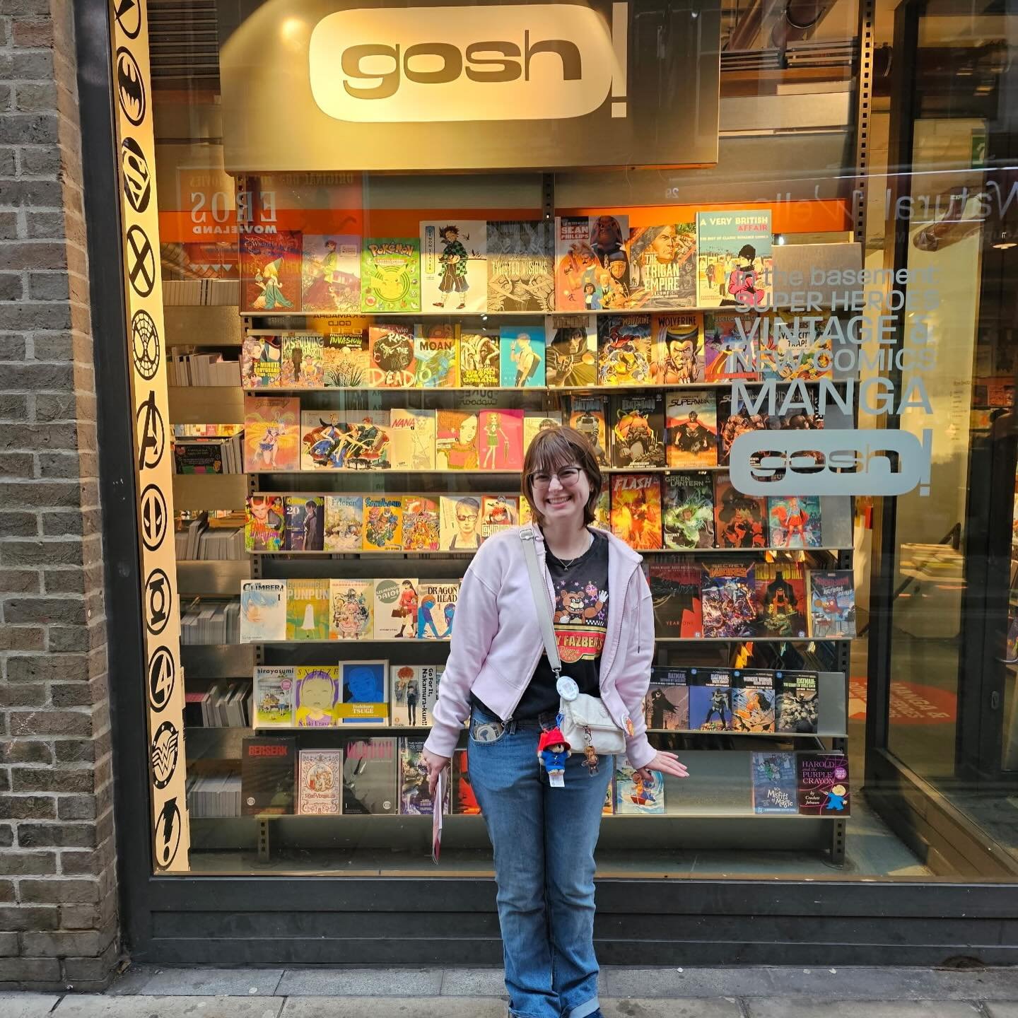 my first time in london was AMAZING, and visiting @goshcomics was such a highlight! they had a really big selection of indie and self-published comics! #indiecomics #diversecomics #londoncomicbookshop #comicbookshop #london