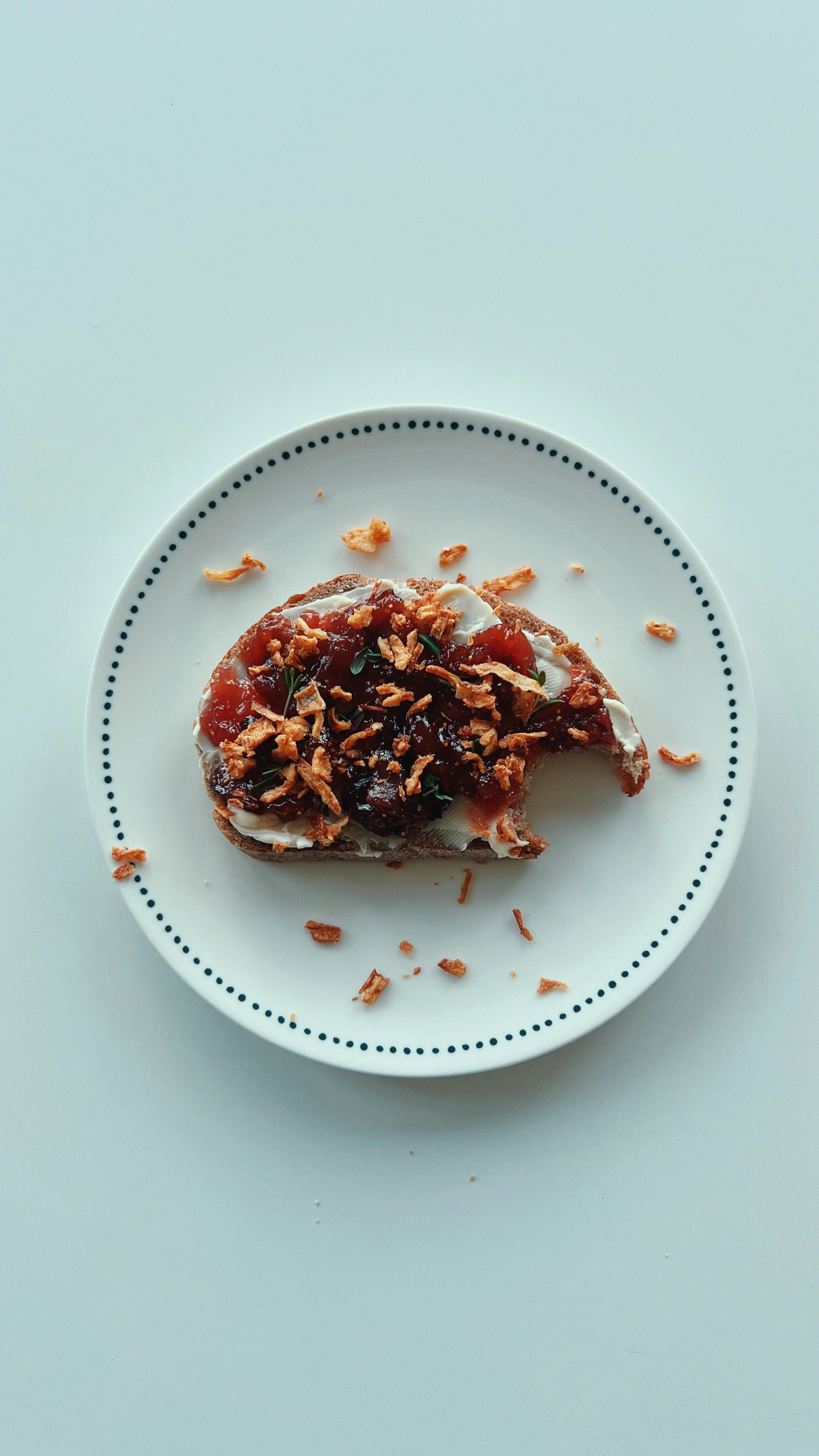 Toast met vijgenchutney