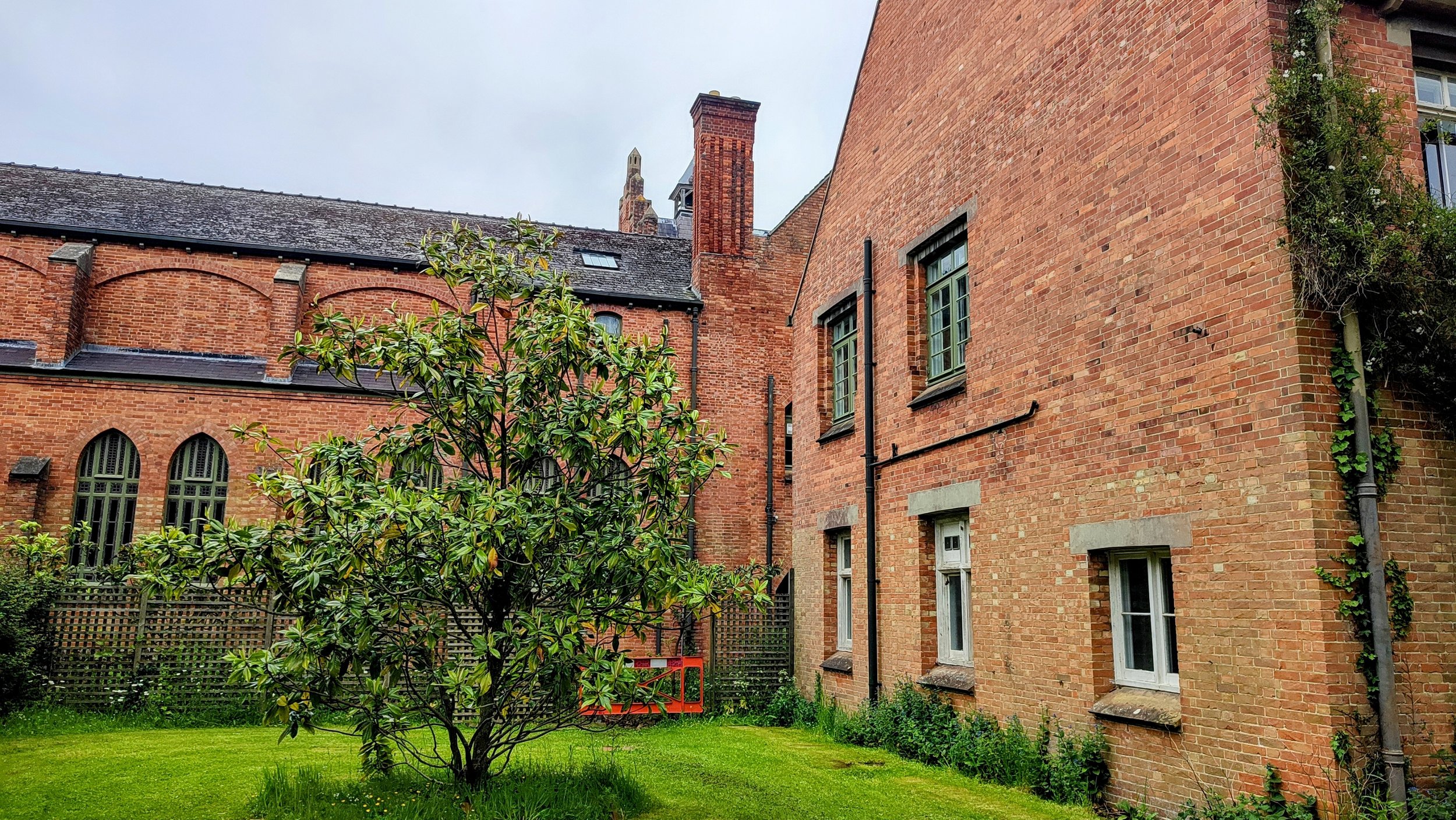 modern Quarr Abbey.jpg