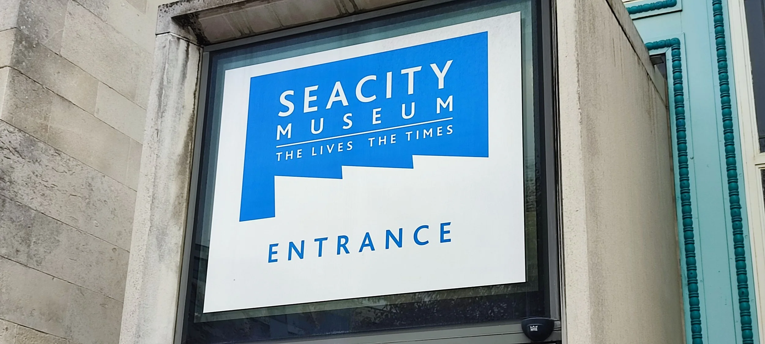 Titanic and SeaCity Museum section of Southampton.jpeg