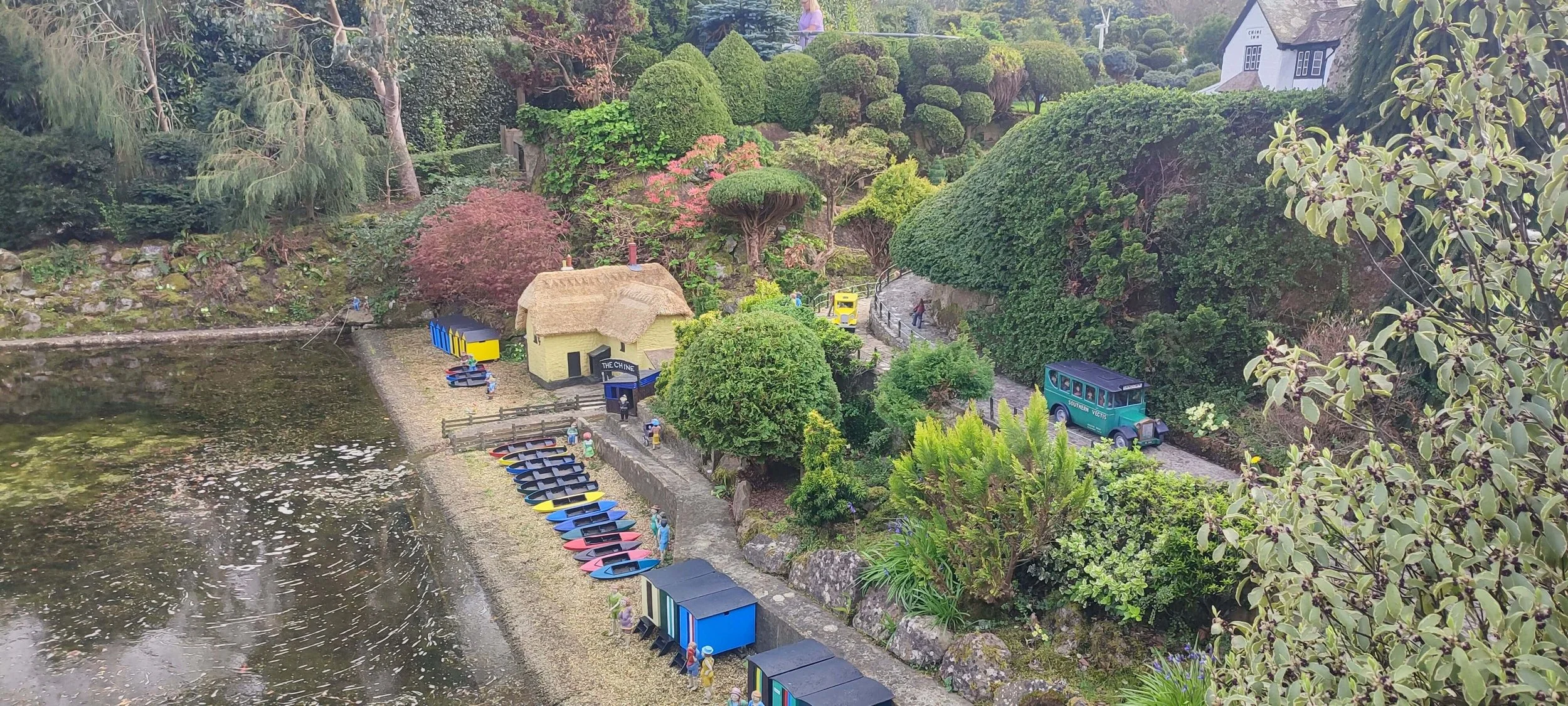 Gardens and villages page-Godshill Model Village