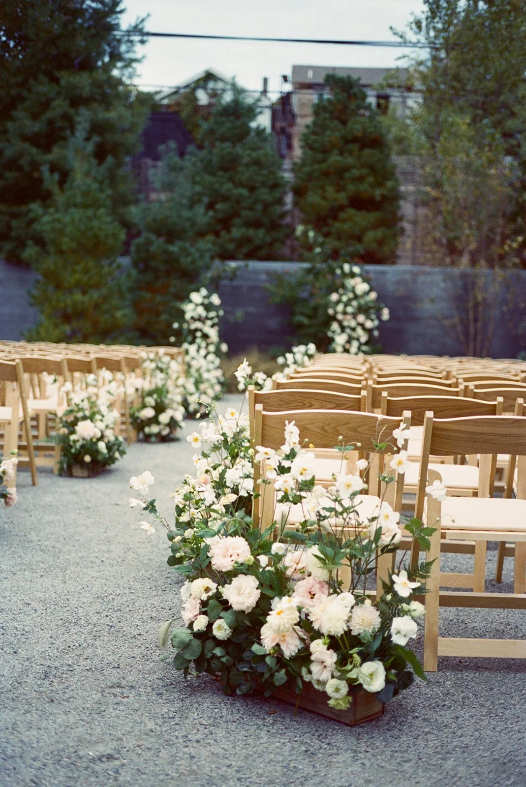 wedding-aisle-flower-arrangement-hudson-valley.jpg