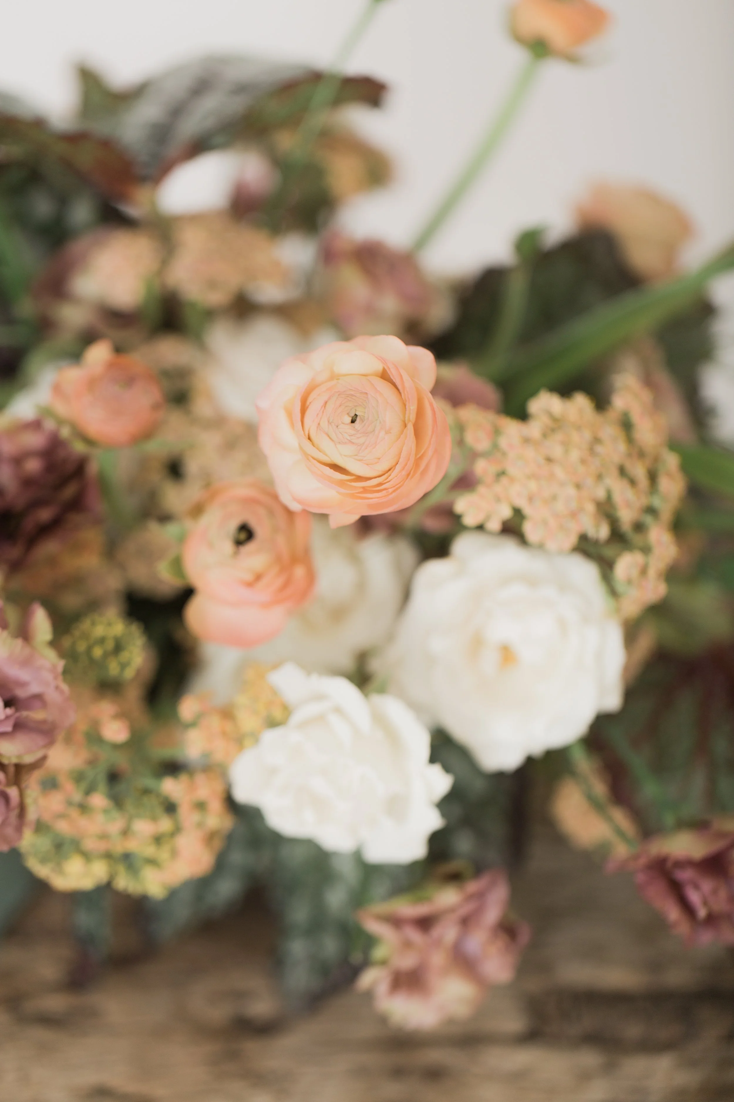 fall_wedding_floral_centerpiece_closeup.jpg