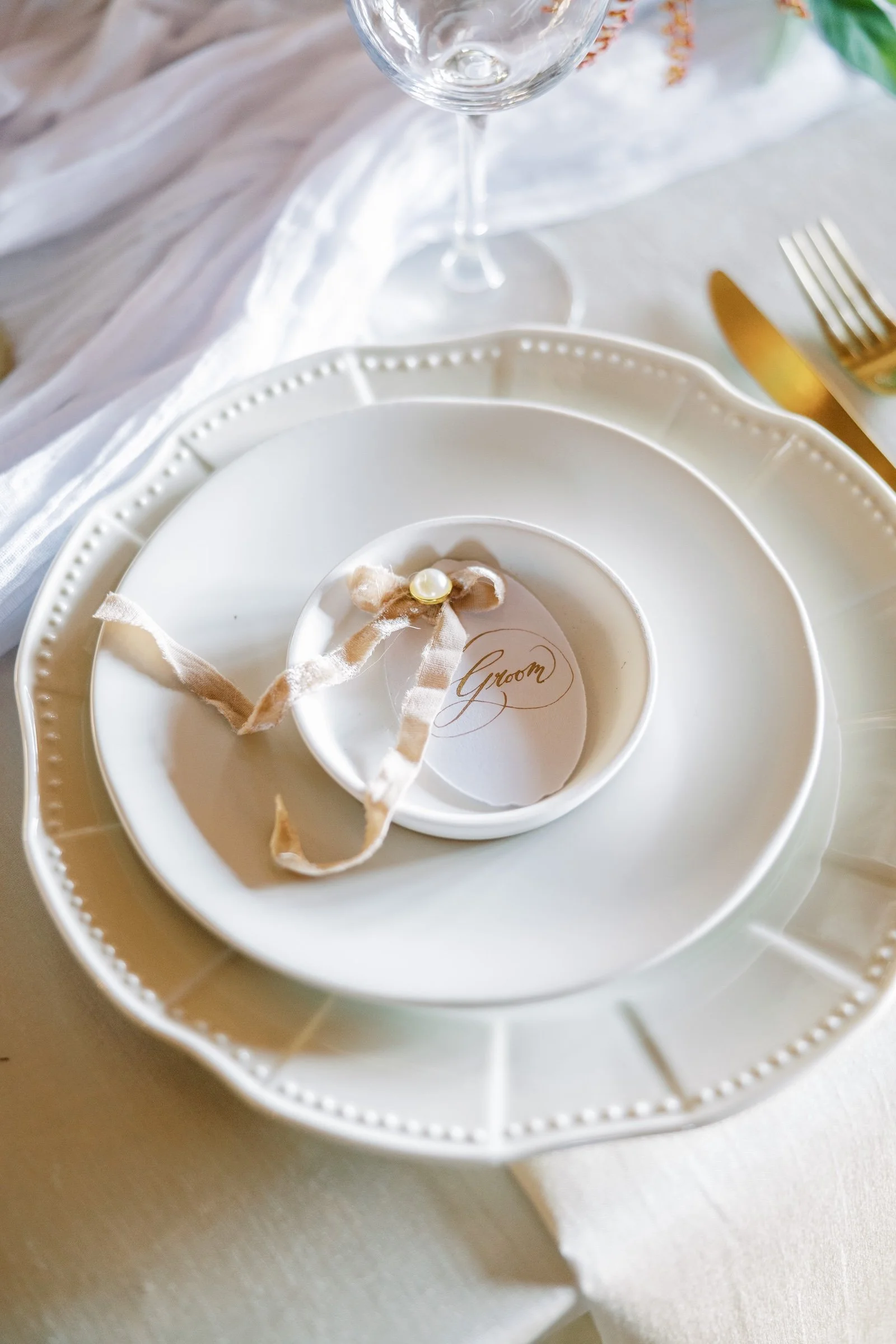 defining-wedding-style-table-decor.jpg