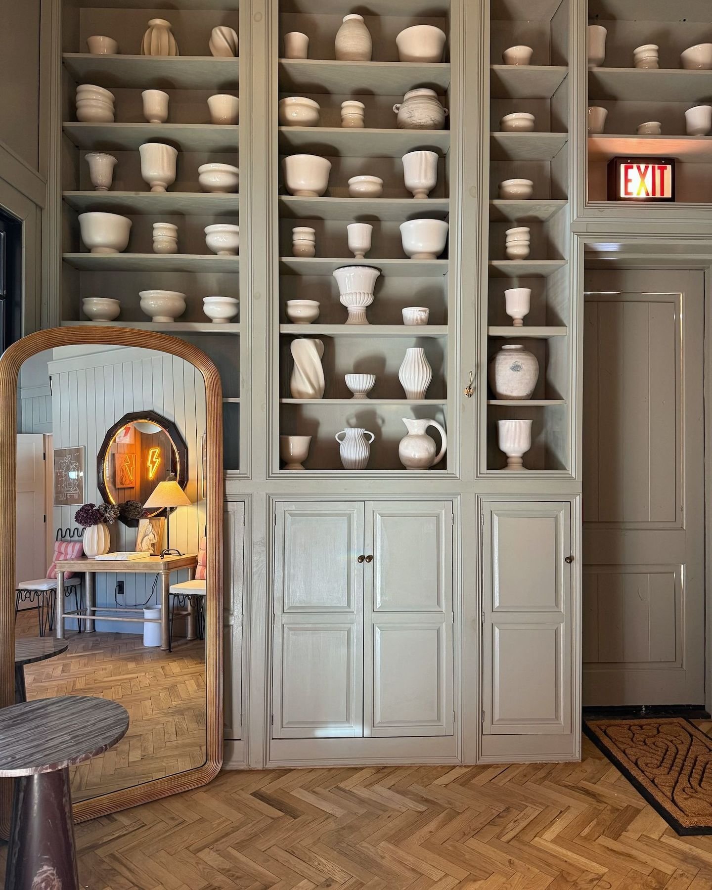 I recently toured Friends &amp; Neighbors, a wedding venue in the Hudson Valley that feels intentional from the moment you walk in.

Clean lines. Warm wood. Thoughtful light.

It offers a refined setting without feeling stiff, which is something many