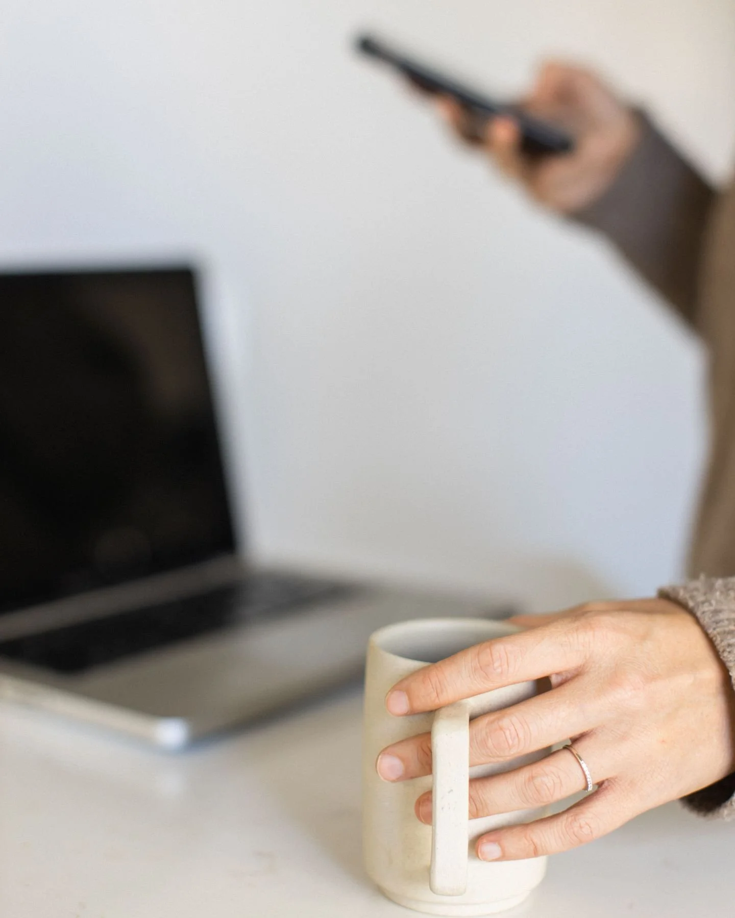 Most couples begin wedding planning with excitement.
What they do not always expect is how quickly decisions begin to stack up.

Timelines. Vendor communication. Budget considerations. Guest flow.
All of it becomes more complex as the date approaches