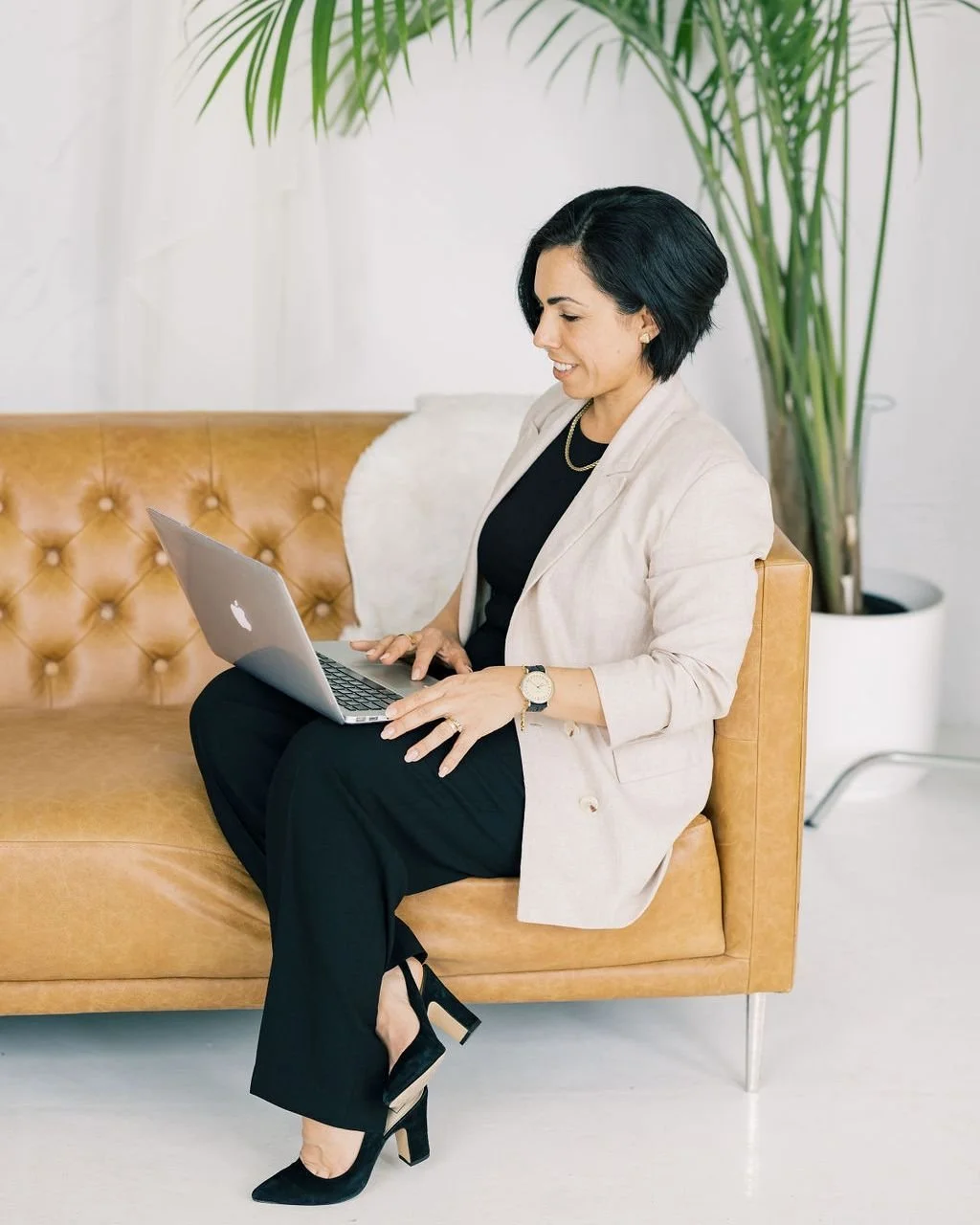 Much of the support for wedding planning happens quietly.

Vendor check-ins.
Timeline revisions.
Logistics coordination.
Problem-solving before issues ever reach the couple.

When planning support is done well, it often goes unnoticed.
That is what a