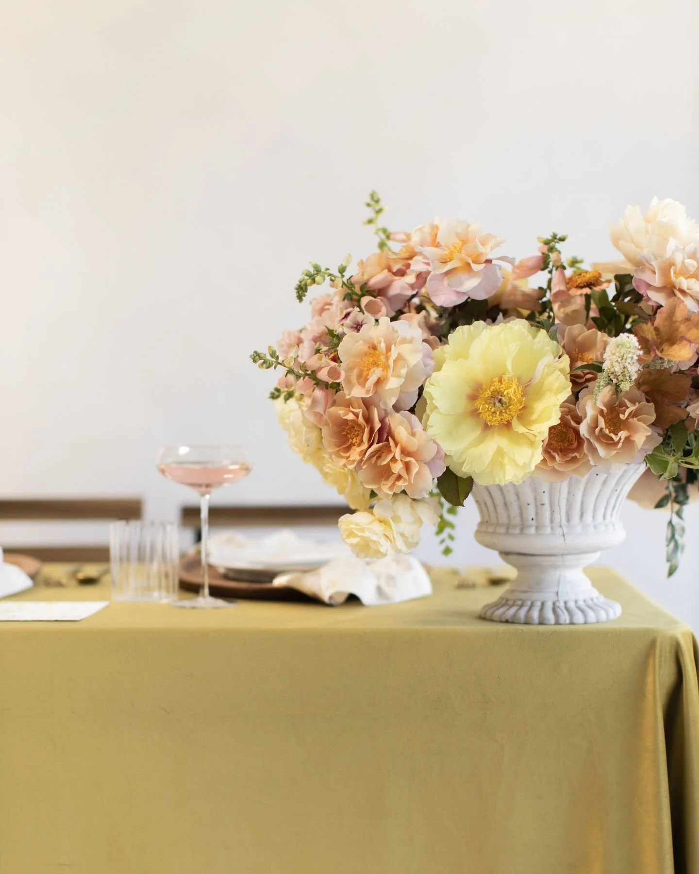 How much does a wedding in New York actually cost?

This is one of the first questions couples ask, and one of the hardest to answer without context.

For many couples planning weddings in New York and the Hudson Valley, the overall investment often 
