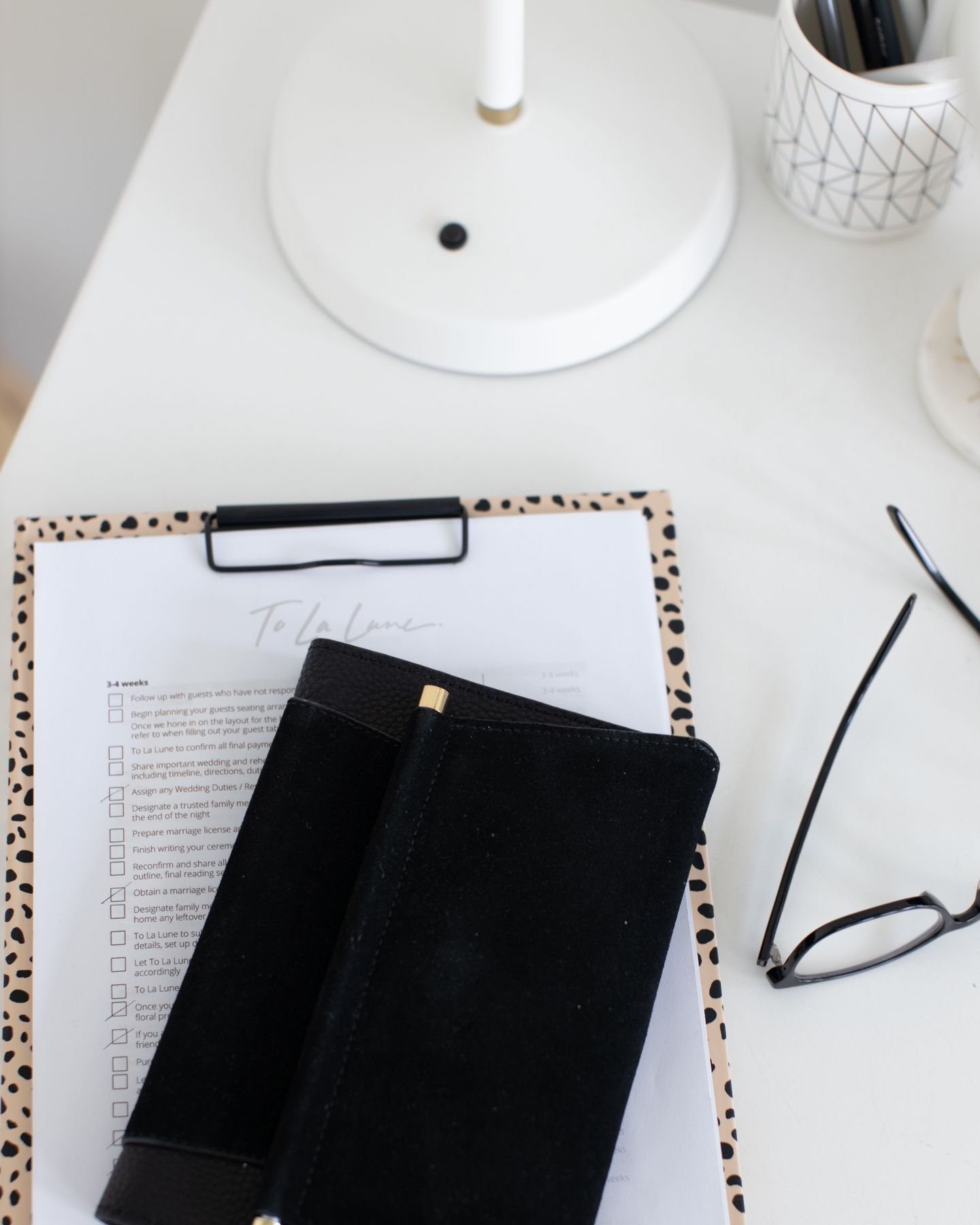 If you don&rsquo;t know where to start with your wedding budget, start here.

A few simple steps can make the process feel much clearer.

Decide on a comfortable total investment.
Create an estimated guest count.
Research venues within your range.
Id