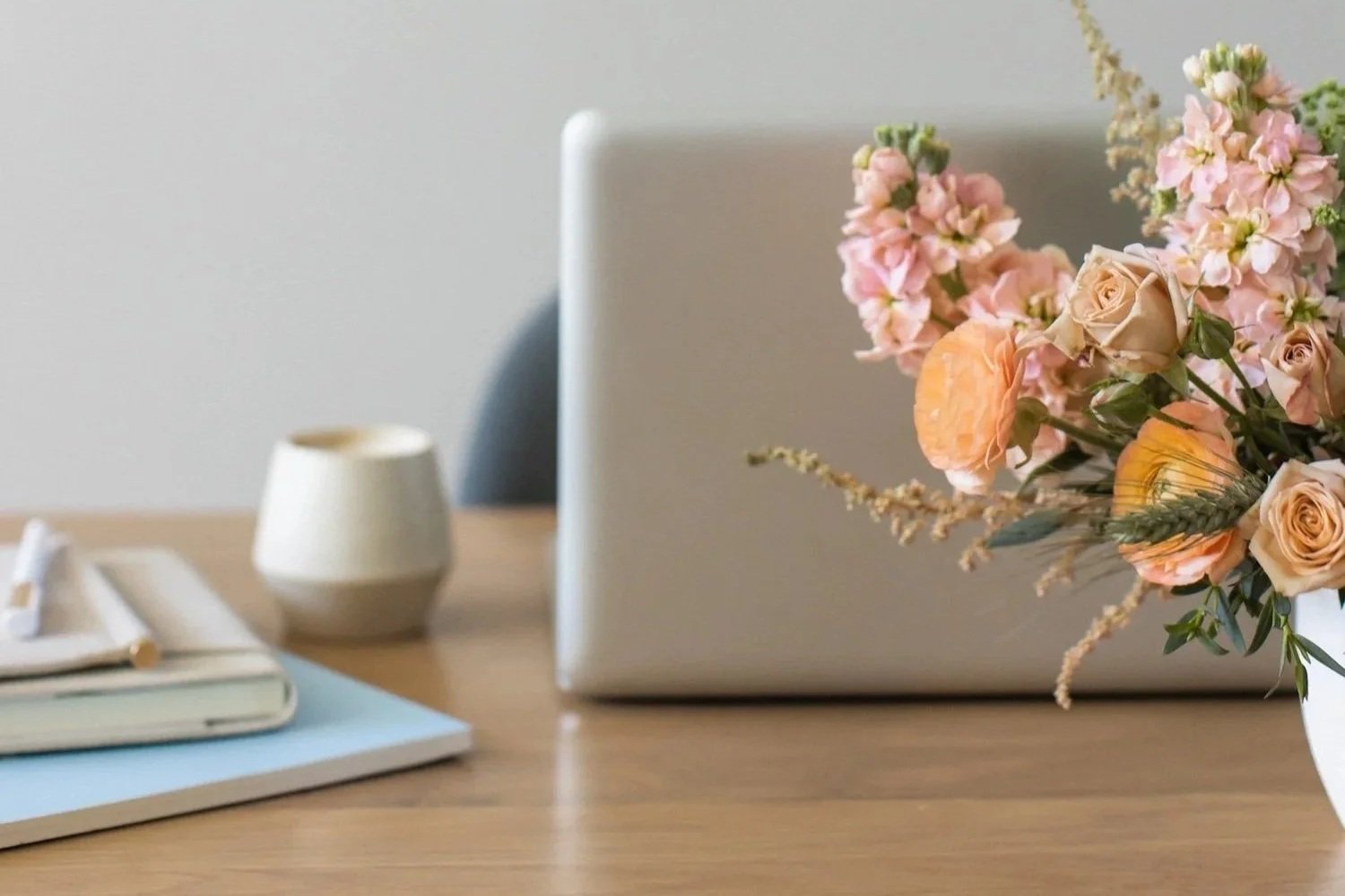 How to Create a Wedding Guest List Without Stress