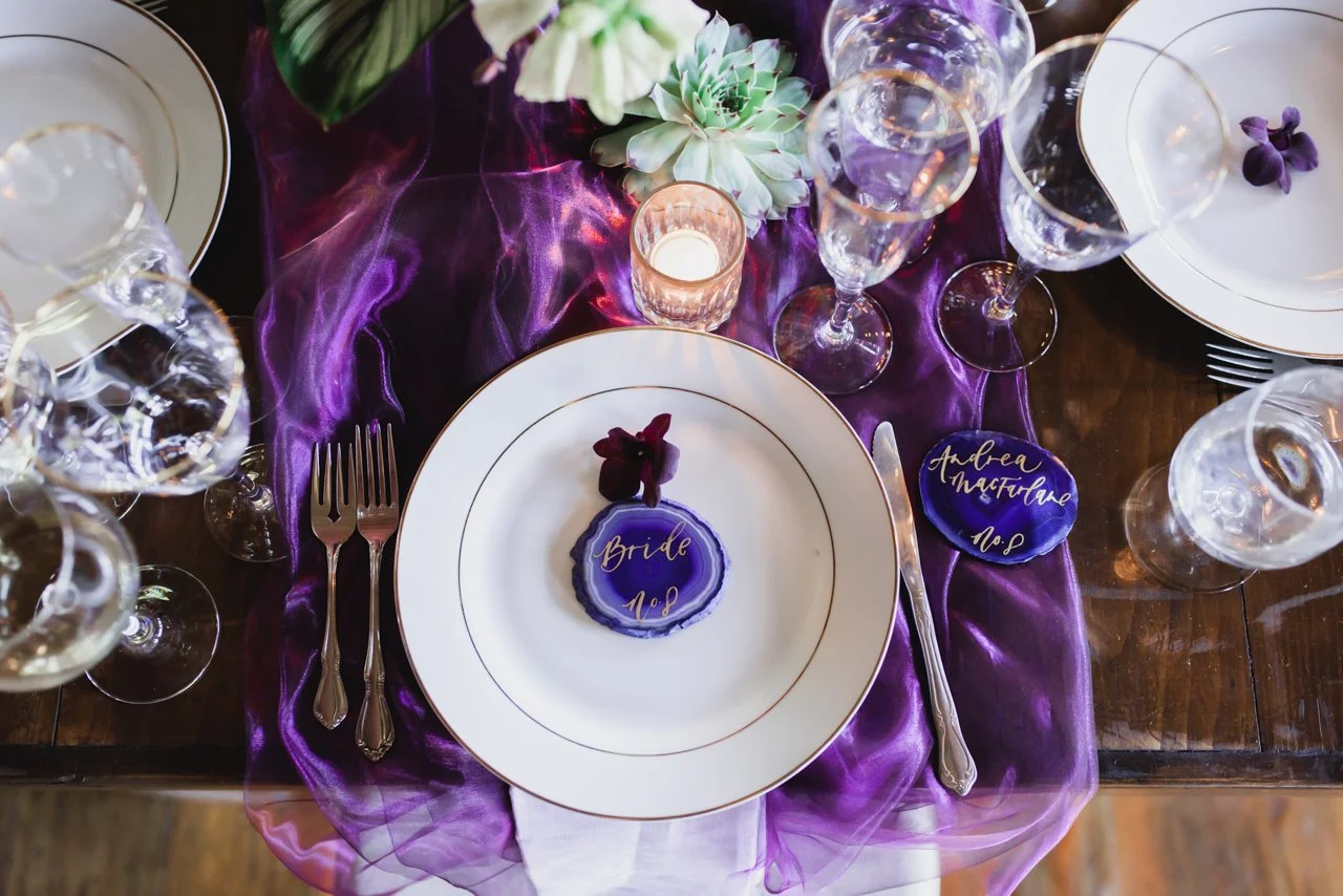bold-wedding-tablescape-design.jpg