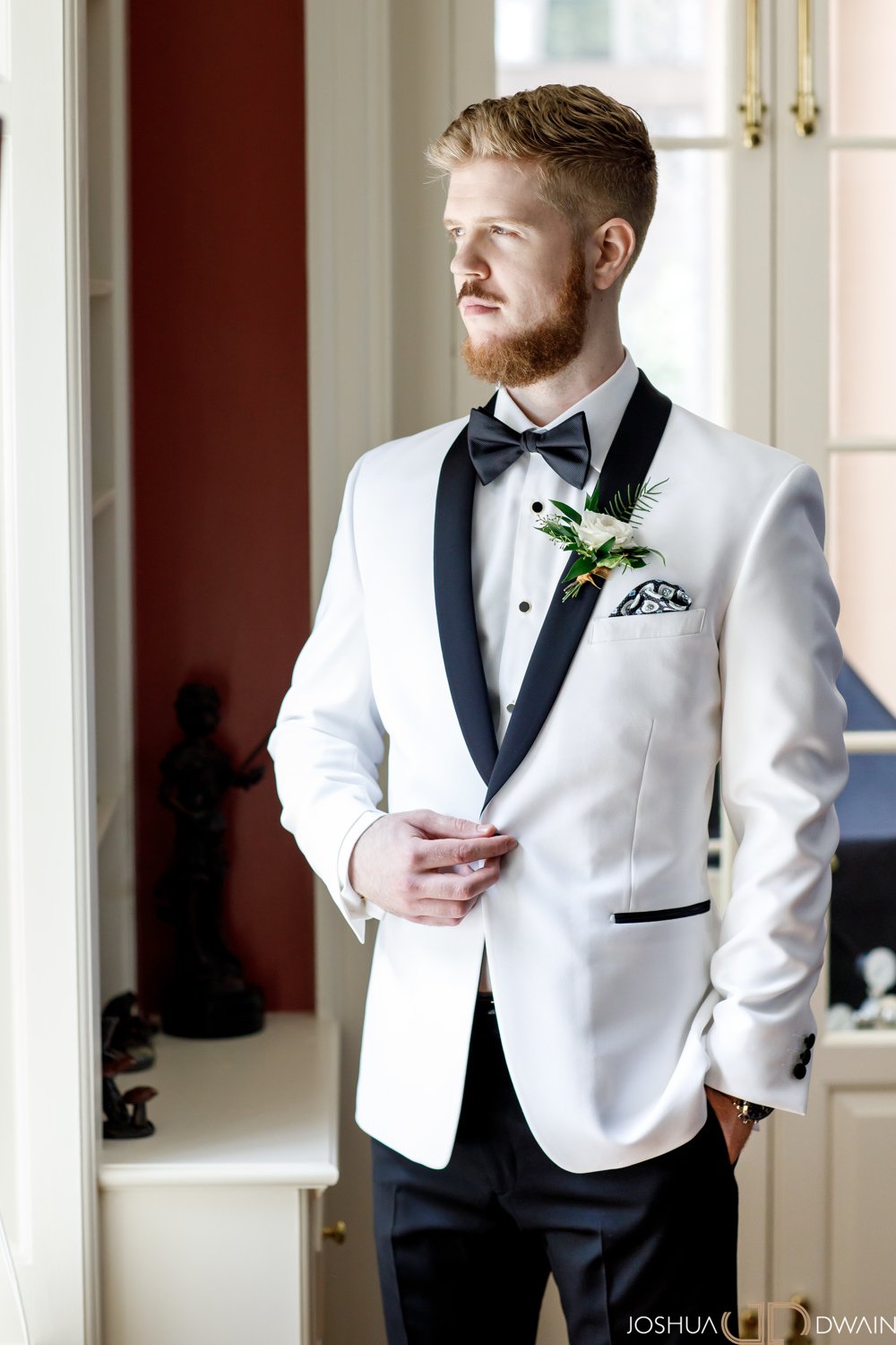 koenigs-groom-suit-wedding-pennsylvania.jpg