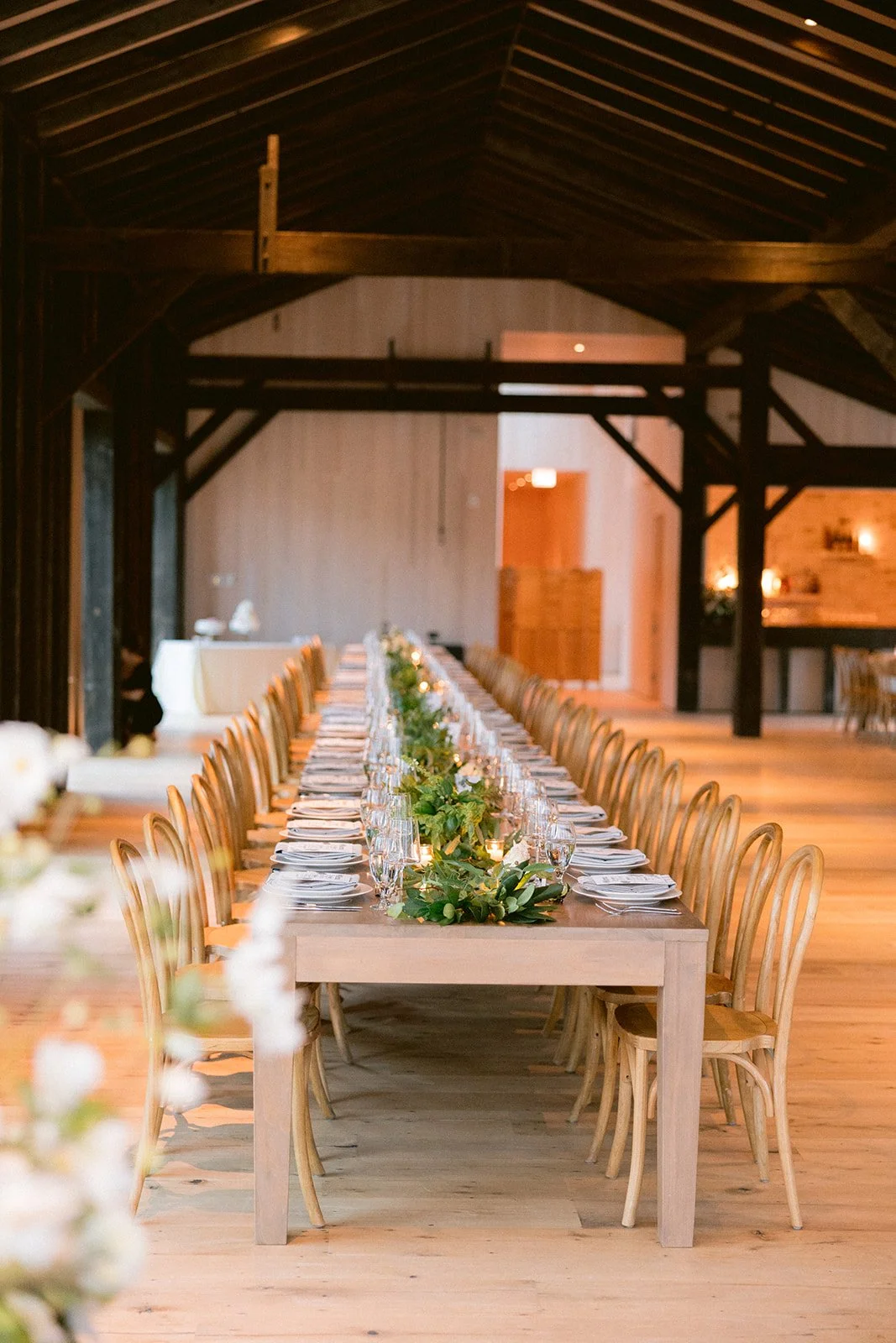 parks-minimal-wedding-tablescape-hudson-valley.jpg