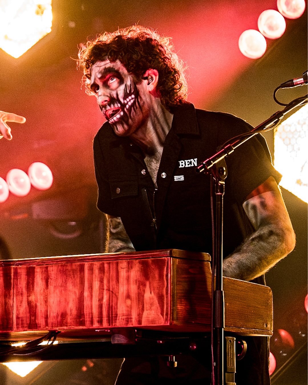 Halloween at the Roxian 🧟&zwj;♀️

I had the honor of creating the zombie looks for Cameron Whitcomb and his entire band for their Halloween show. Every detail&mdash;from the matching bite marks to the stage-ready airbrush&mdash;was designed to survi