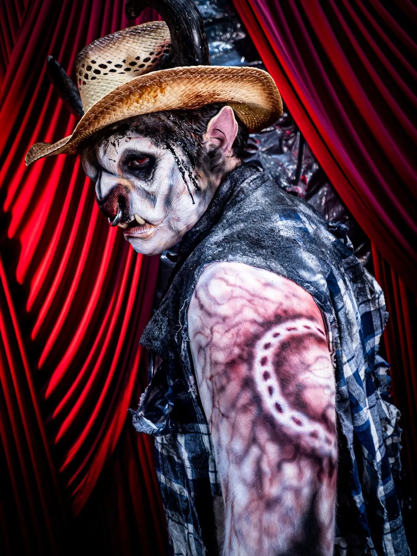 W E R E - C O W 🐄🌕
T H E  L O R E
As the full moon rose over the farm, Farmer McDonald felt something shift inside him&hellip; something wrong.

The bite from his sick cattle weeks earlier had begun to fester. To spread.

A deep pain tore through h