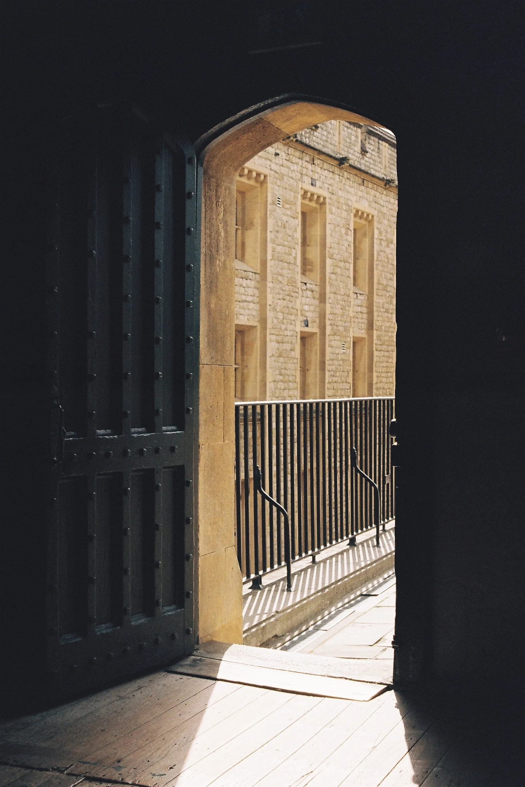 R1-09152-0009.JPG