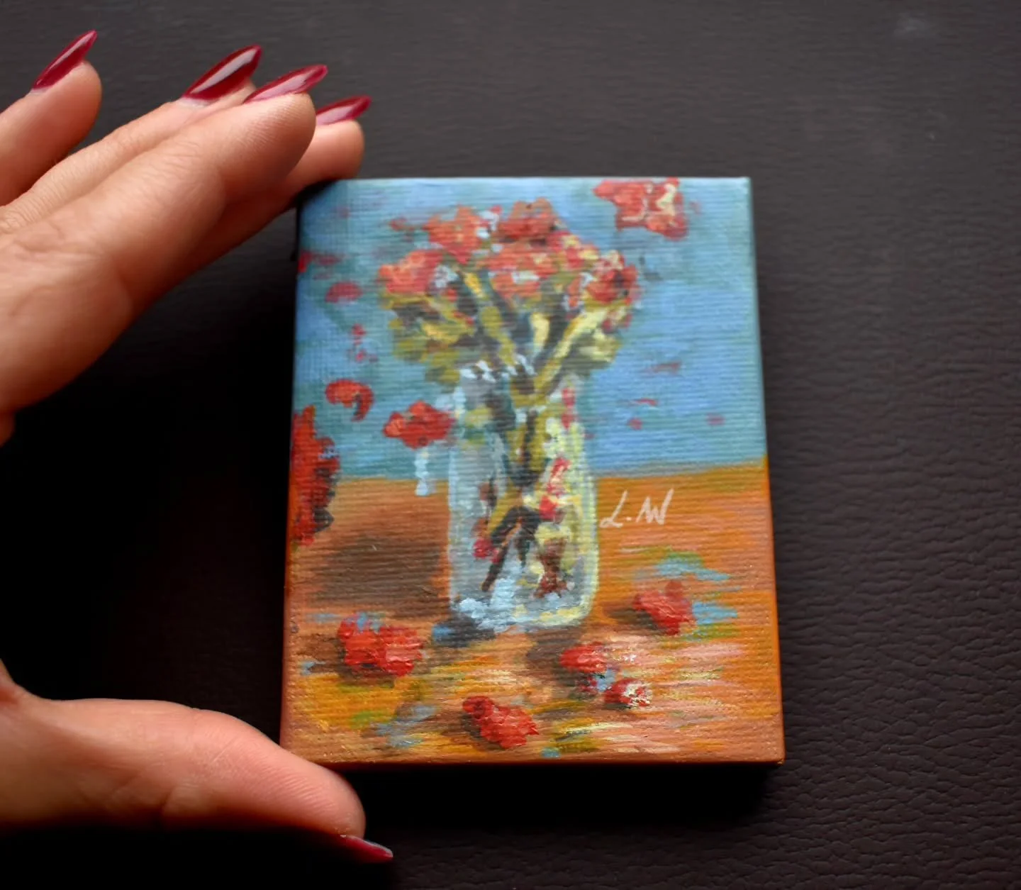 ✨️For Sale!✨️

🦢 These beautiful original little paintings are now for sale at @shamblesfineart gallery in Worcester!  They would make such a cute Christmas present for a loved one🌟 They are one of a kind🎄 Check out their gallery and spot them on 