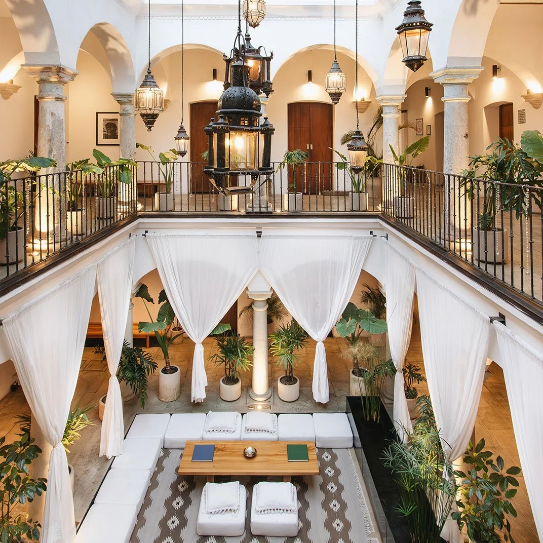 Hotel Sin Nombre.jpg