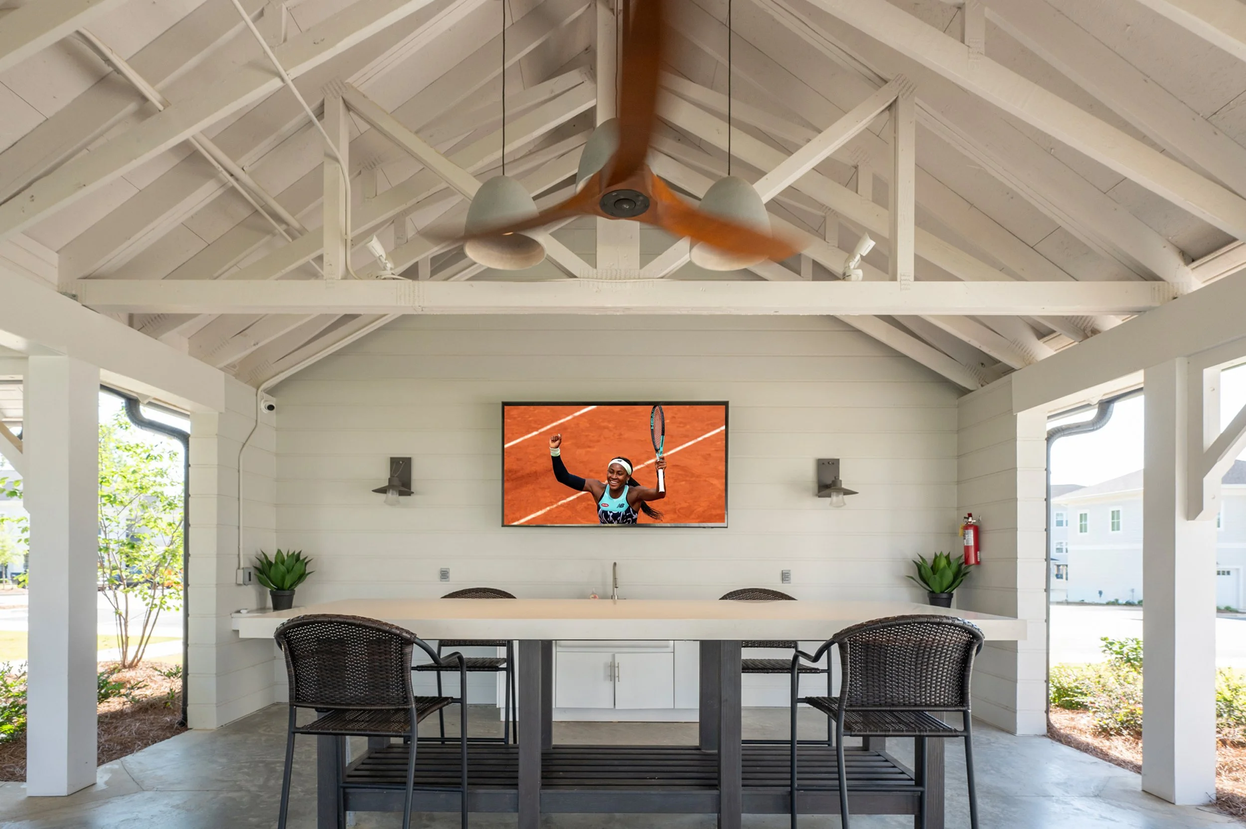 Veranda Dining 2.jpg