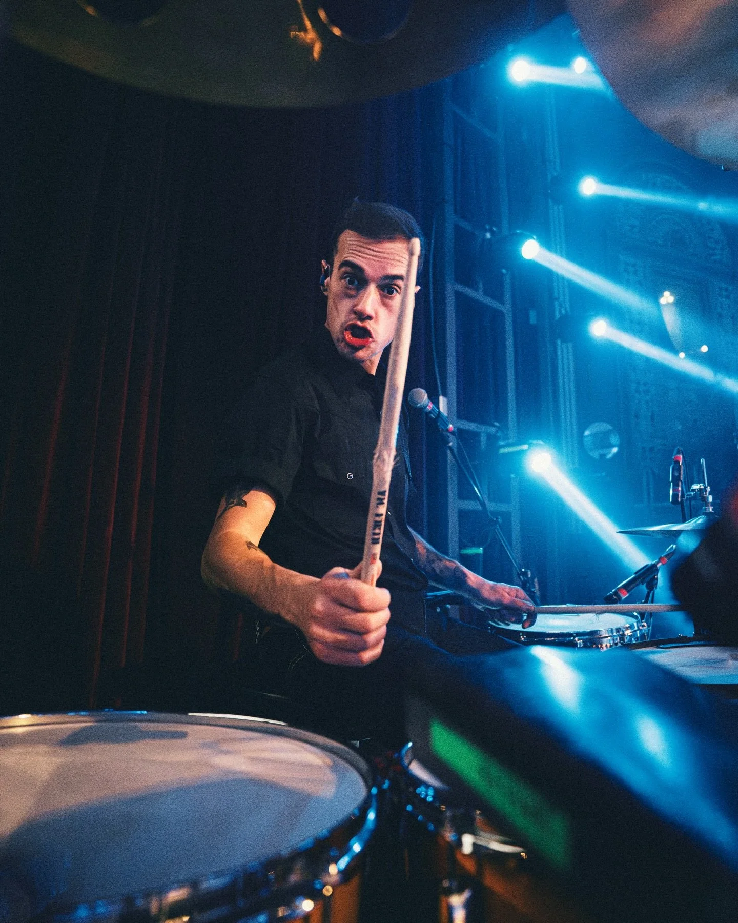 Good times in Calgary at the @palacetheatreyyc with @jadeeaglesonmusic and @aj.astle with the clutch 📸