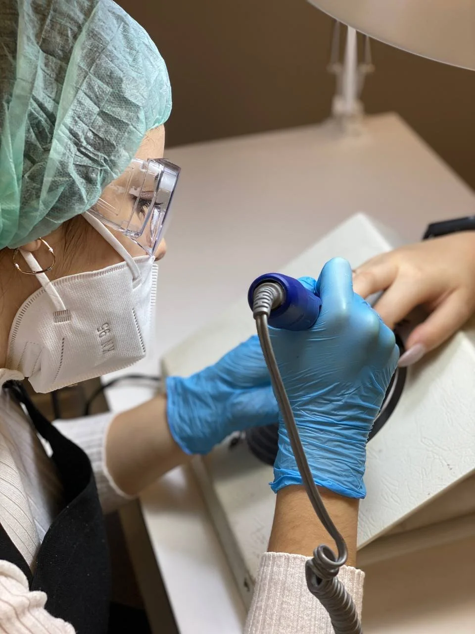 Russian Manicure Nail Tech Classes for Beginners in NYC